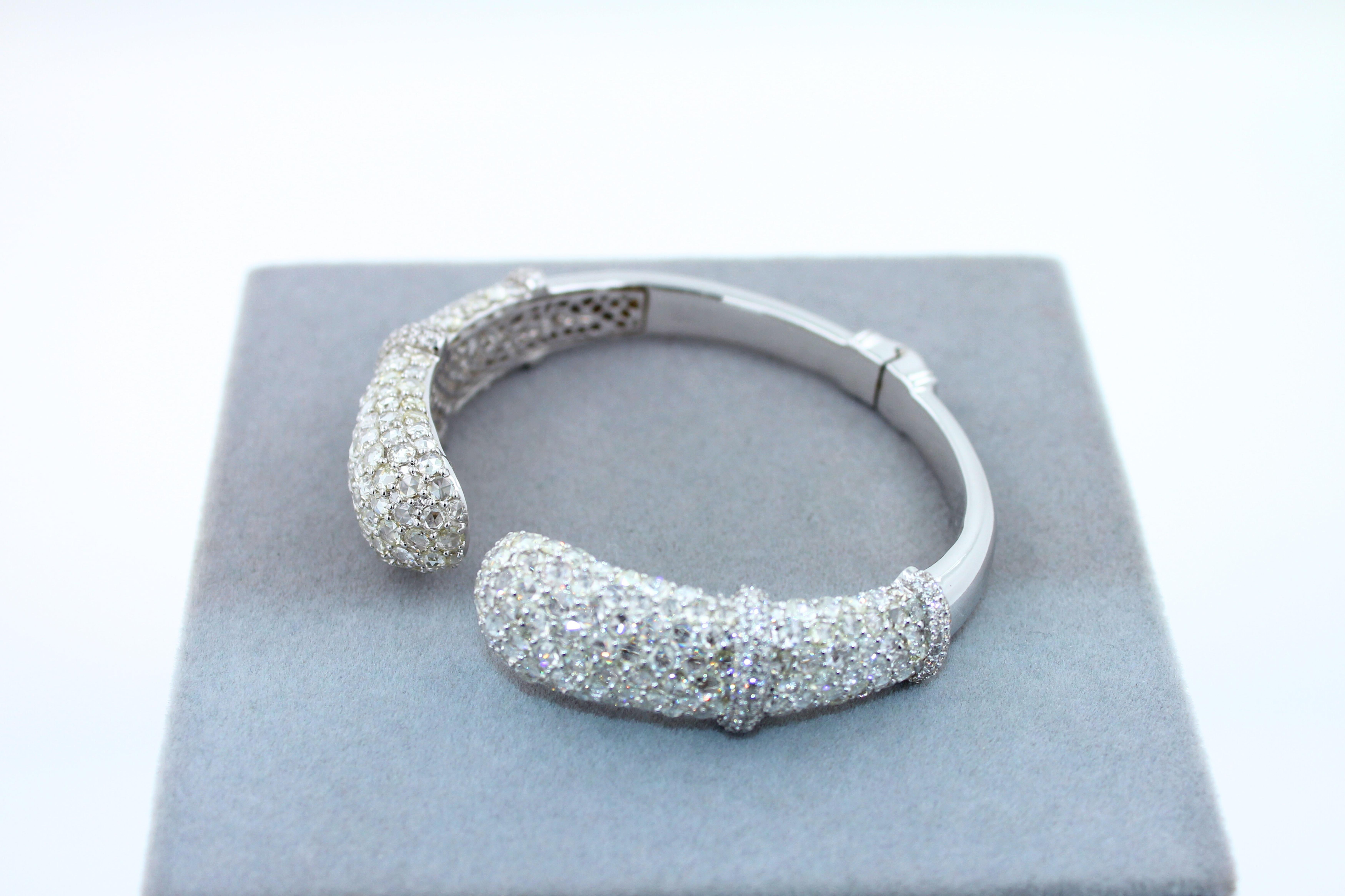 Diamond Round Shape Brilliant Cut Pave Set Lux 18K White Gold Bangle Bracelet For Sale 11