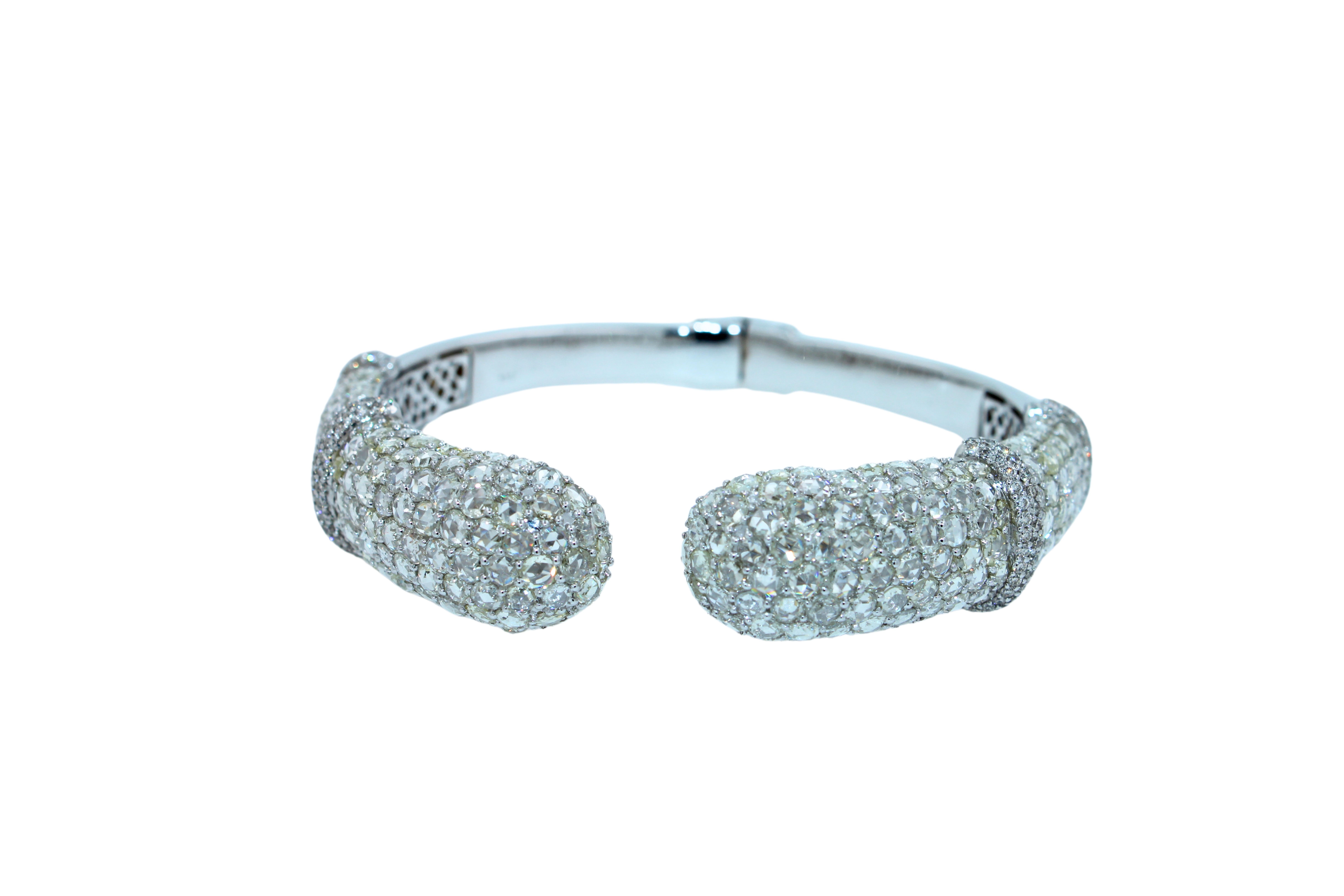 Diamond Round Shape Brilliant Cut Pave Set Lux 18K White Gold Bangle Bracelet In New Condition For Sale In Fairfax, VA