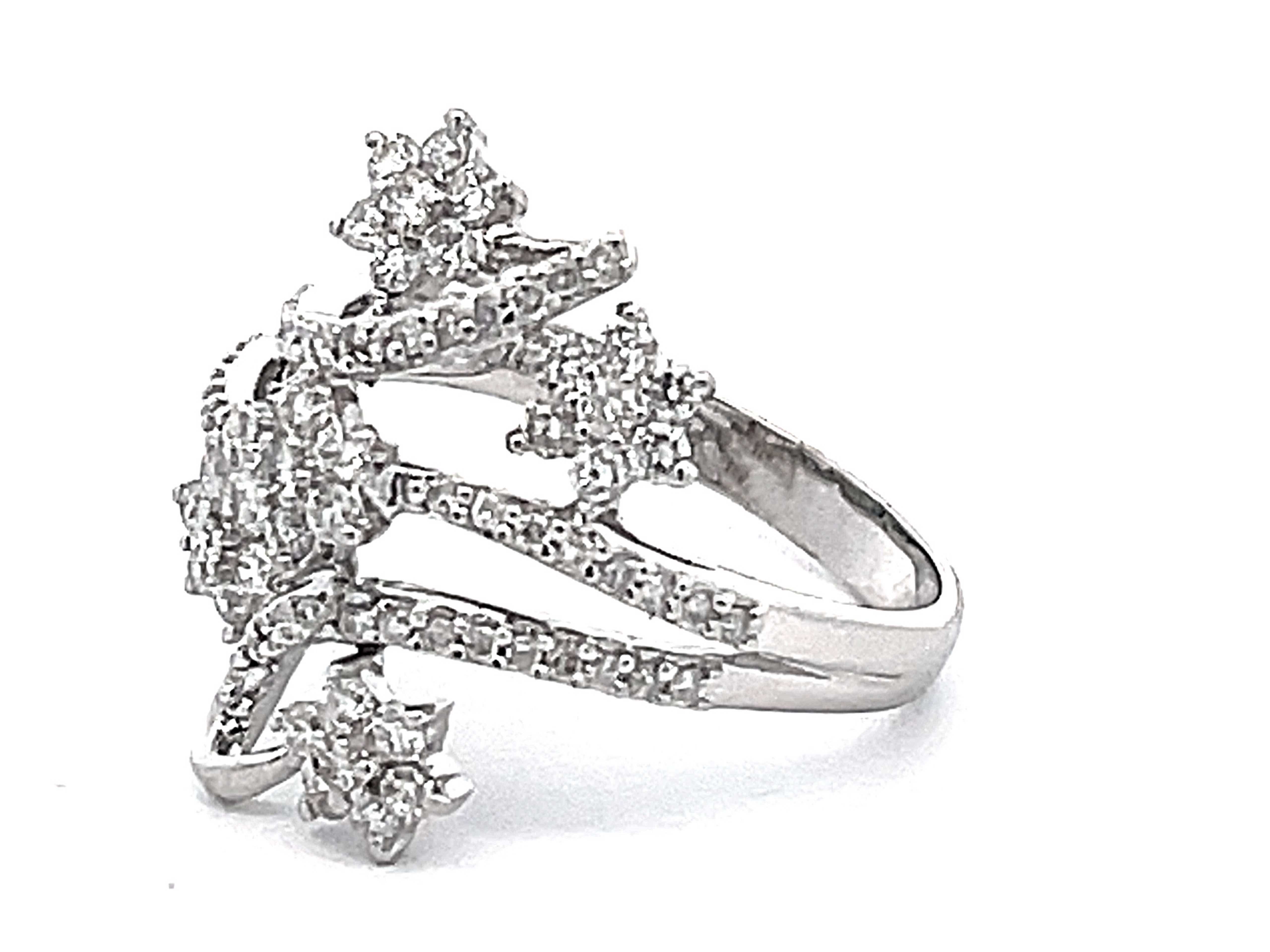 Taglio brillante Anello largo The Row e Fiore di Diamante in oro bianco 14k in vendita