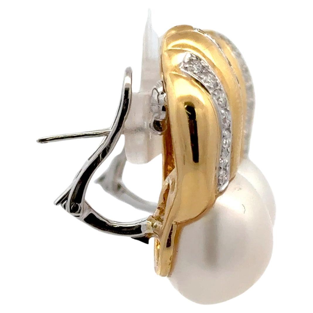 Contemporain Boucles d'oreilles pendantes en perles The Row 1.46 carats or jaune 18 carats en vente