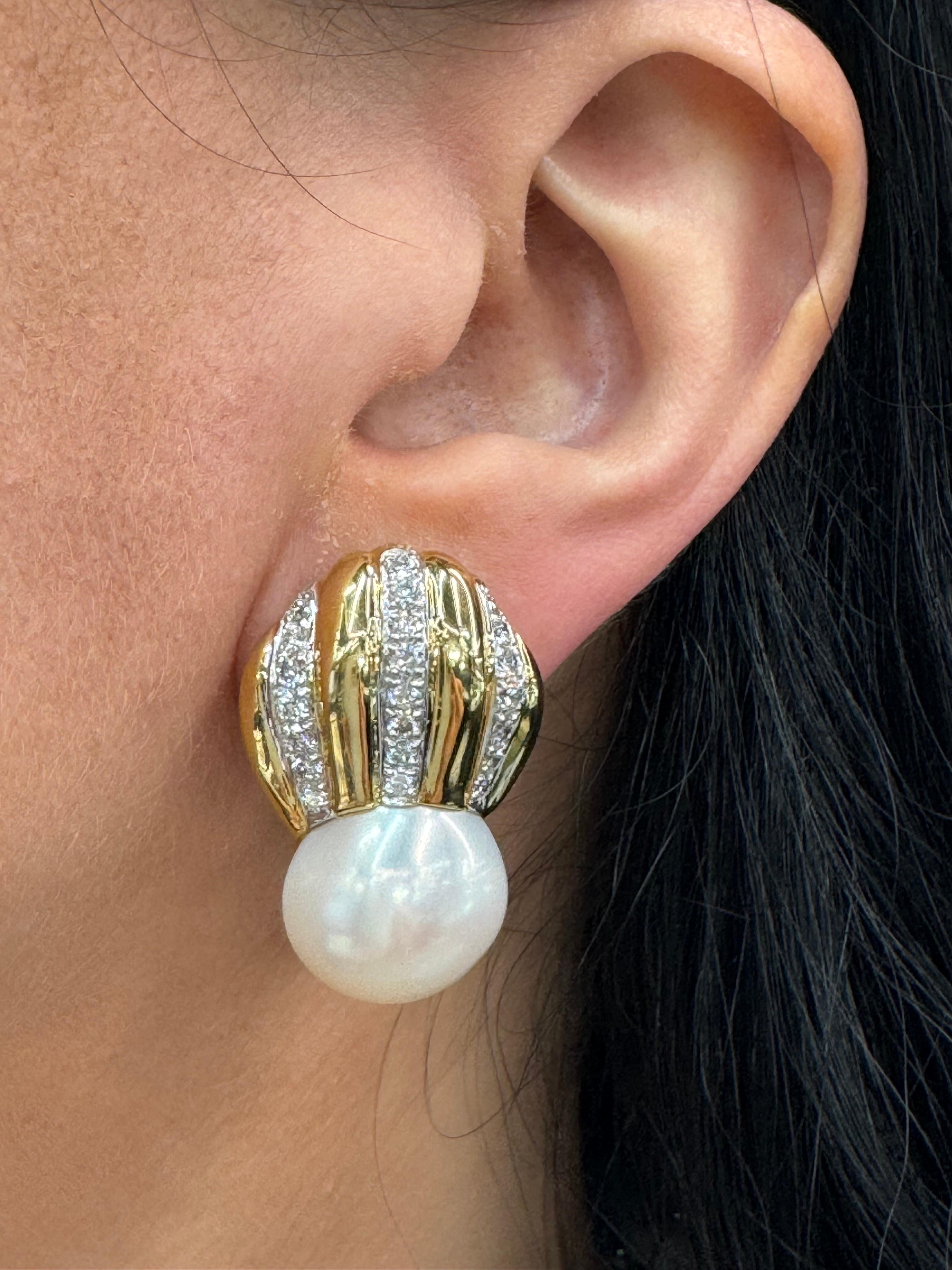 Boucles d'oreilles pendantes en perles The Row 1.46 carats or jaune 18 carats Pour femmes en vente