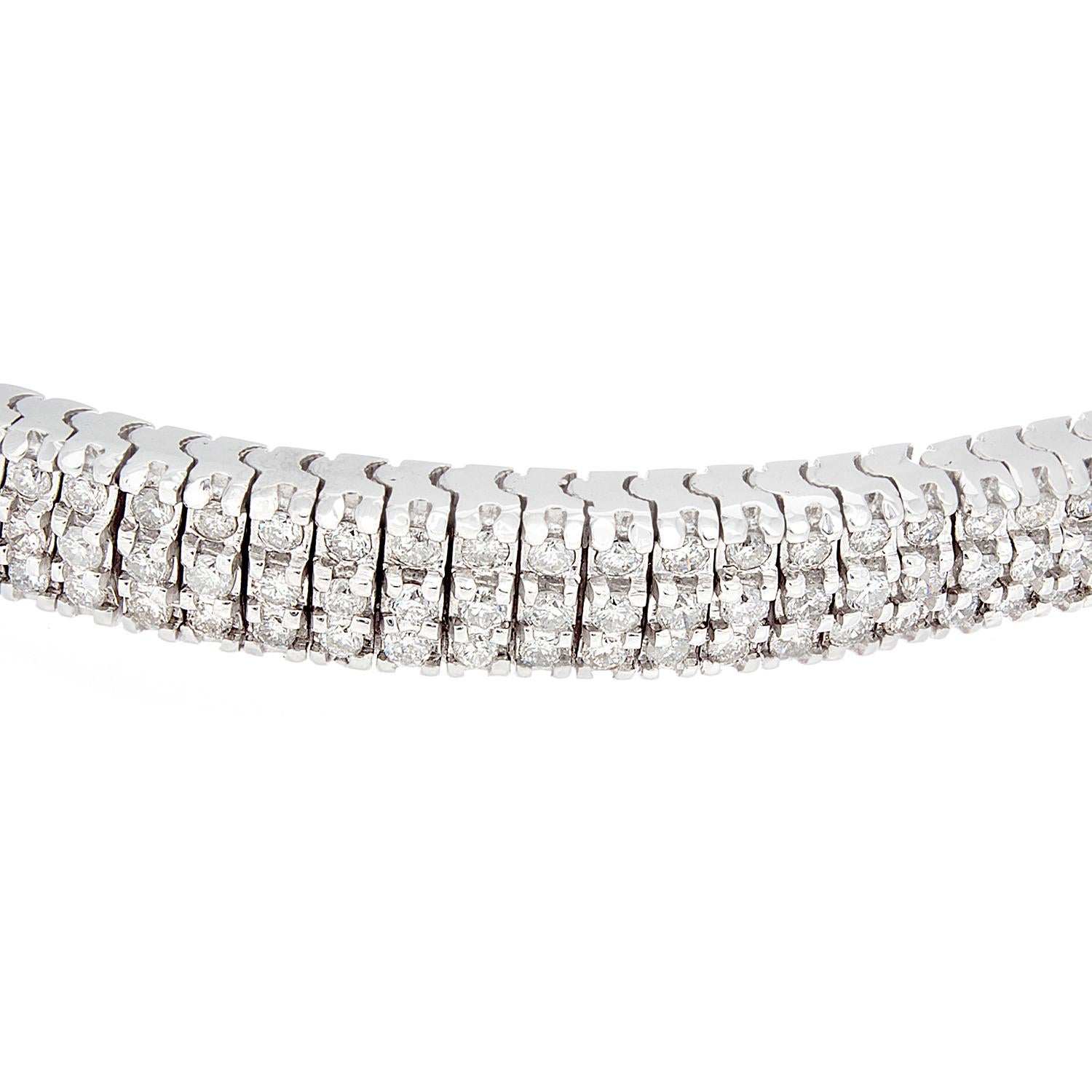 Diamond Rowed Gold Tennis Bracelet In New Condition In Beverly Hills, CA