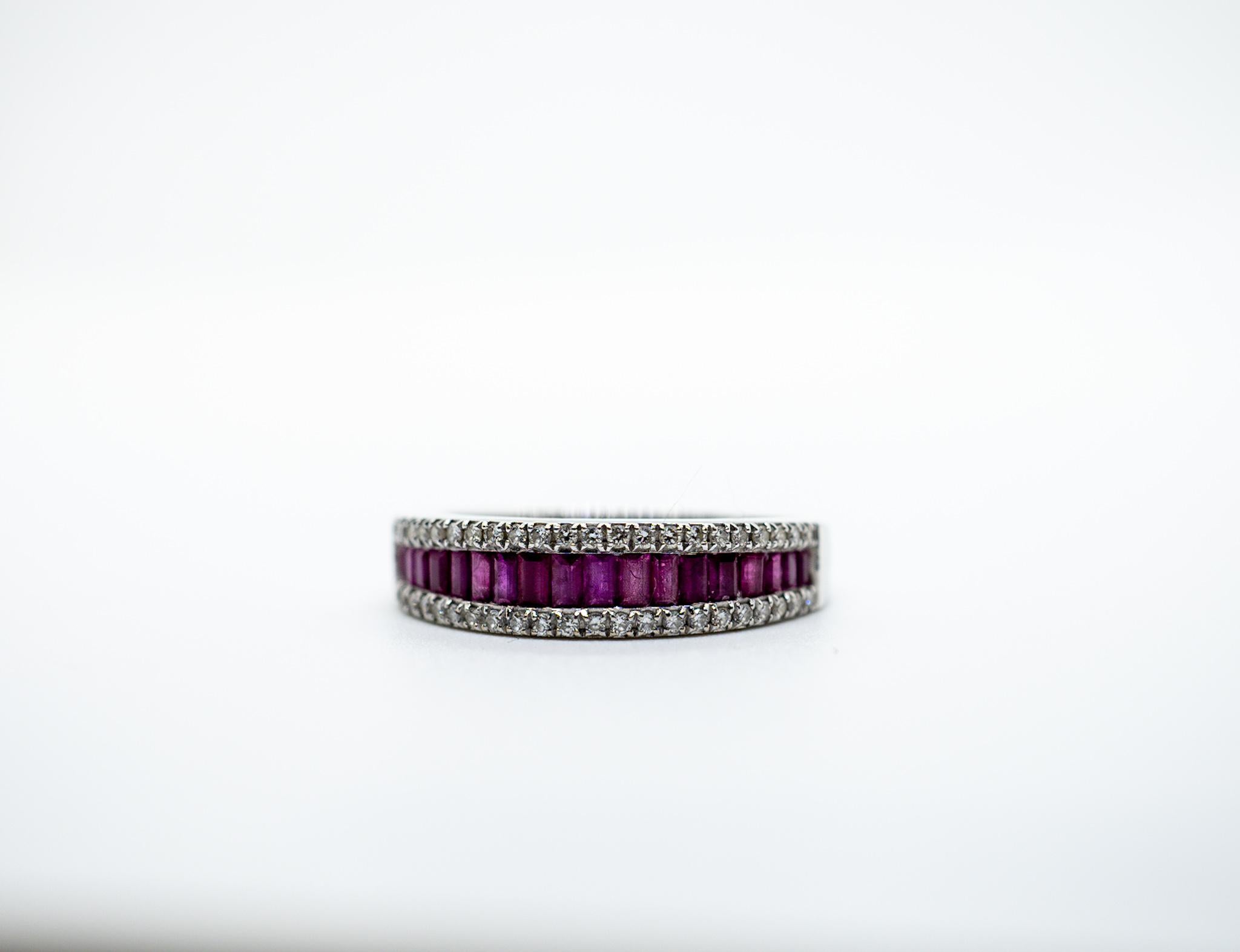 Diamond Ruby 18 Karat White Gold Band Ring In Excellent Condition For Sale In Geneva, CH