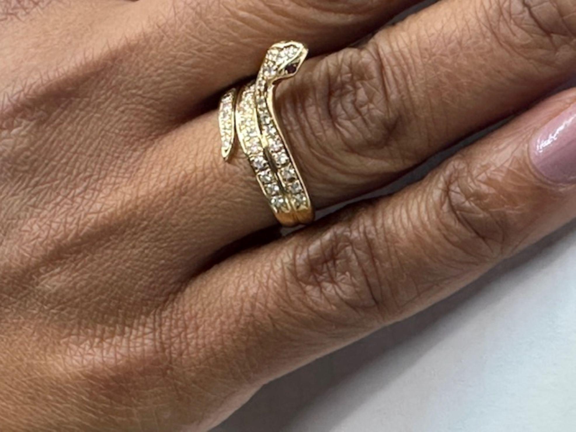 Bague serpent en or jaune 18 carats diamant rubis en vente 3