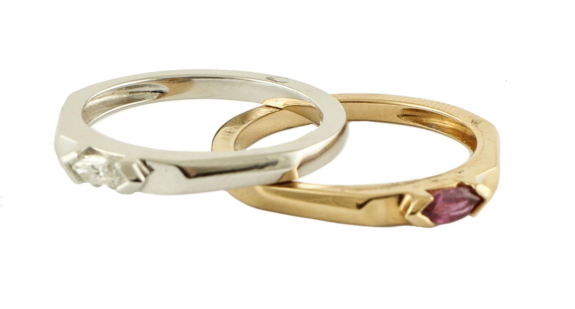 Doppelring aus 18 Karat Weiß- und Roségold mit Diamanten, Rubinen und Rubinen im Zustand „Hervorragend“ im Angebot in Marcianise, Marcianise (CE)