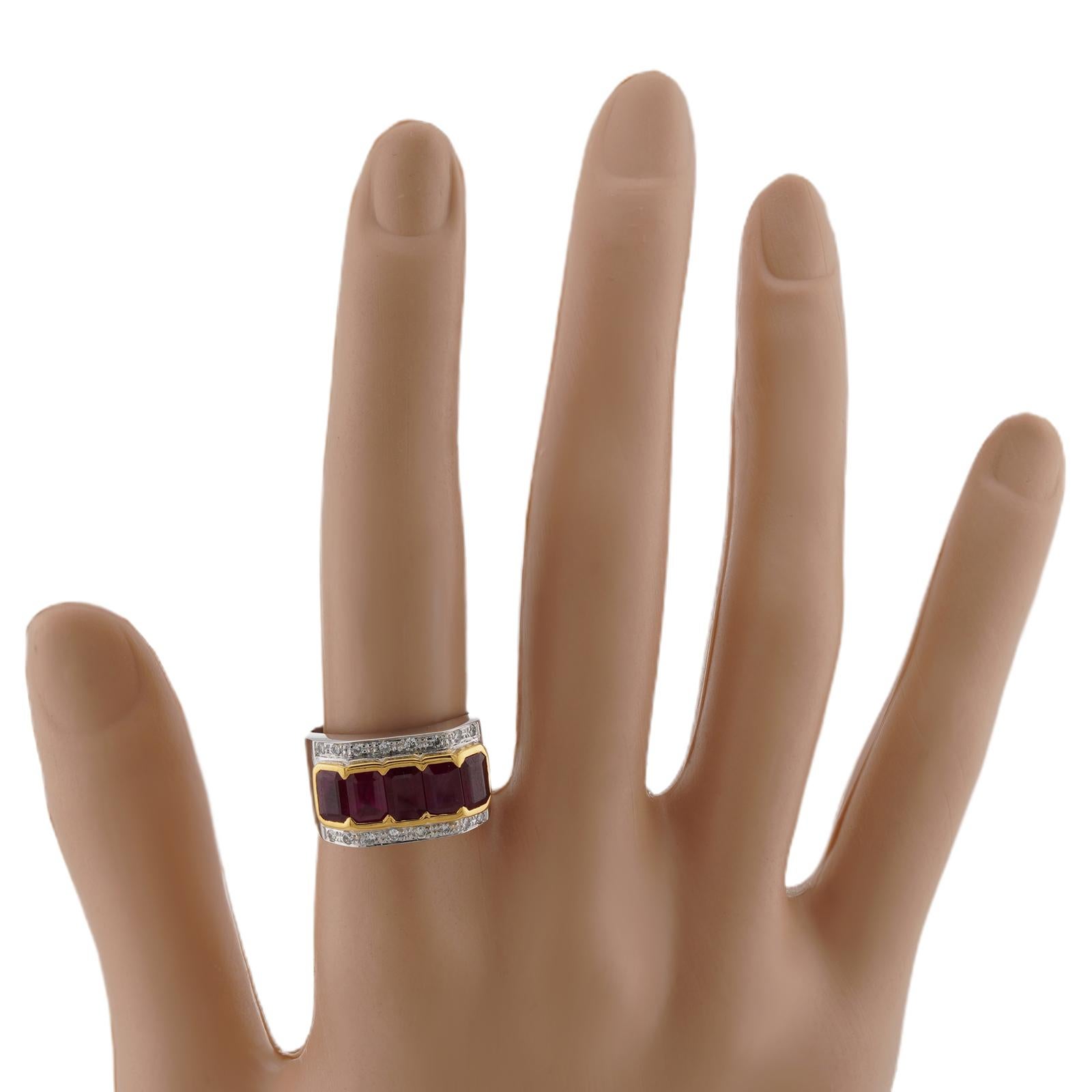 Taglio smeraldo Diamond Burma Ruby 18k White Yellow Gold Ring. GIA in vendita