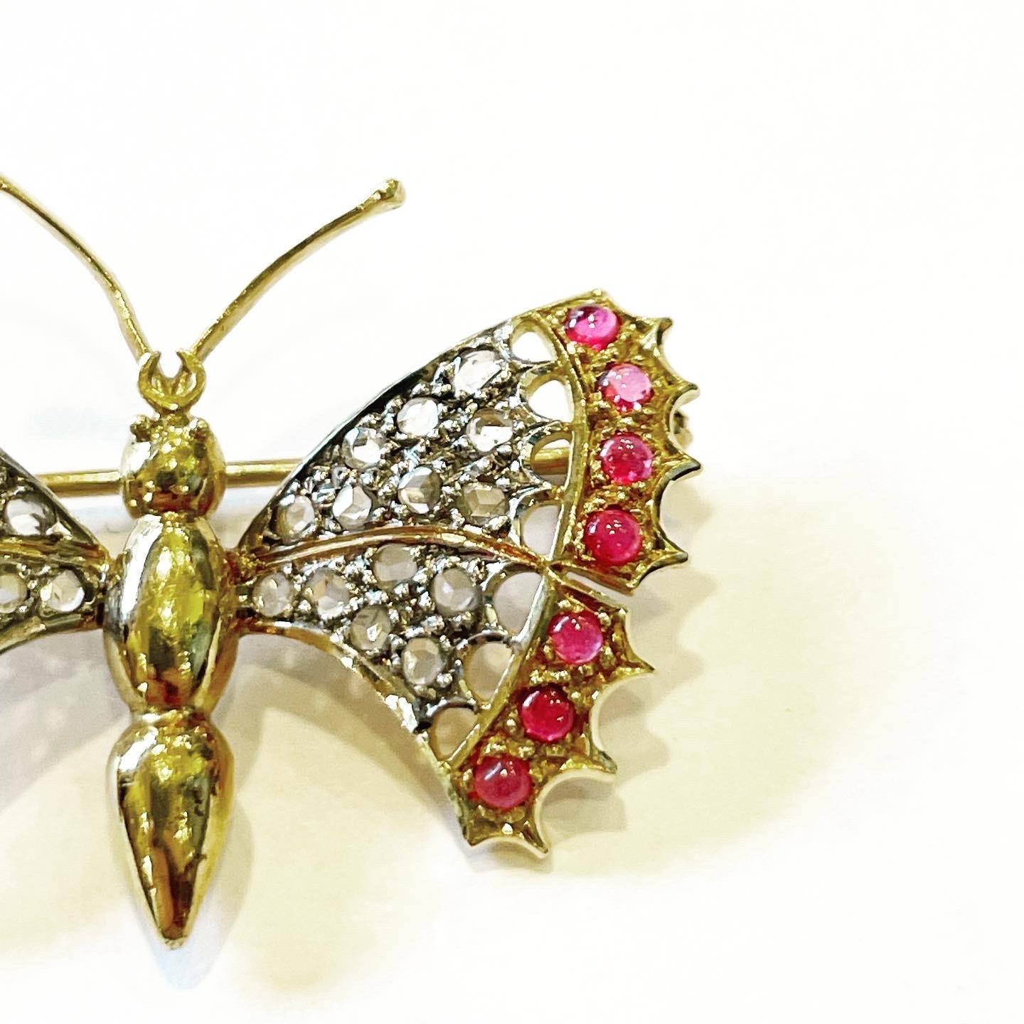 Amazing butterfly brooch with pave set with Diamonds and ruby cabochon .
Handmade 18k Yellow and White Gold.
Total diamonds: 0.56 carats.
Total ruby: 0.28 carats.
Weight: 7.22 gr.
Measure: 3.5 x 3 cm.
In original box. 

FREE SHIPPING .
RETURNS