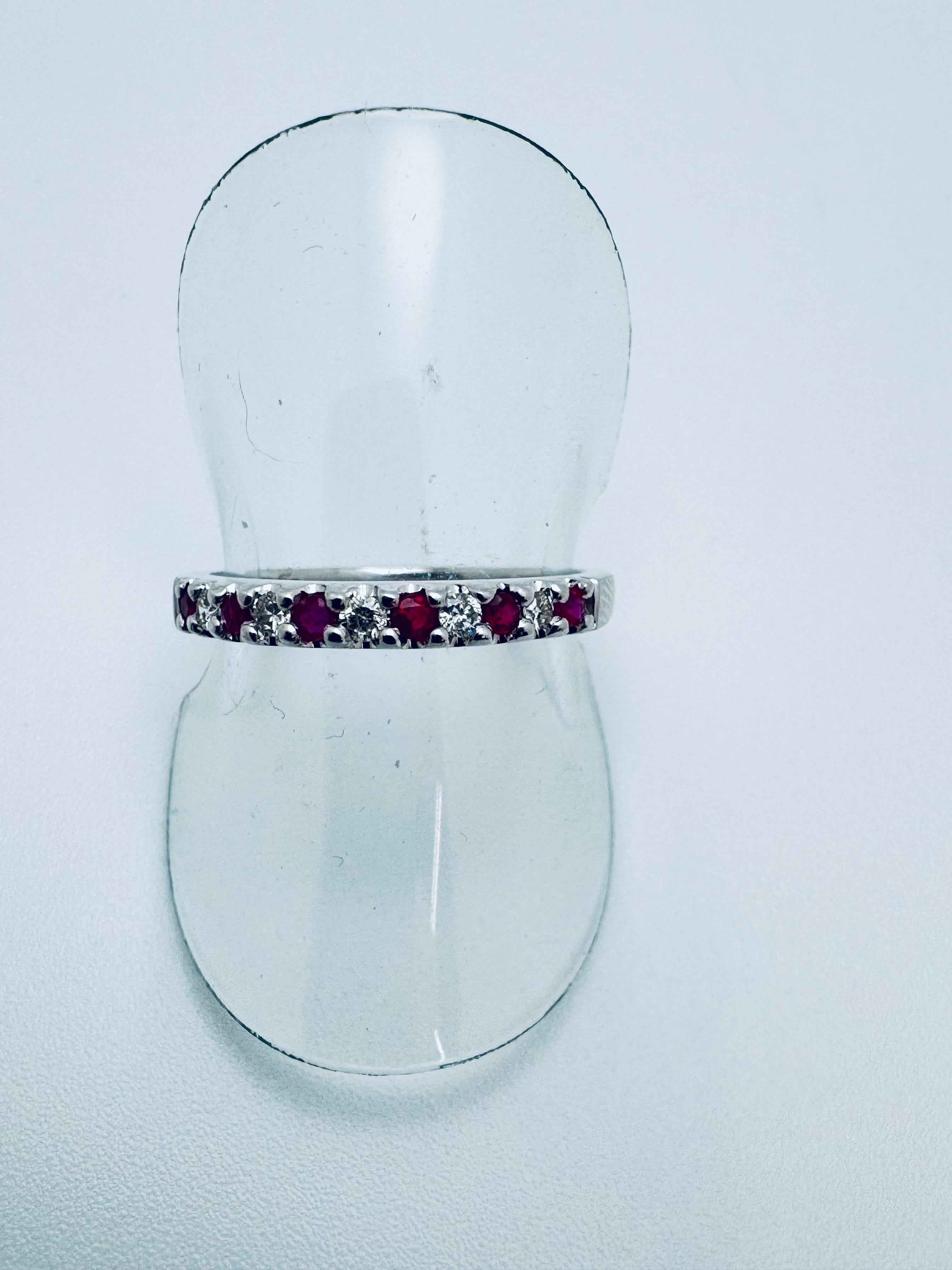Diamond & Ruby Alternating Band In Good Condition For Sale In Palm Desert, CA
