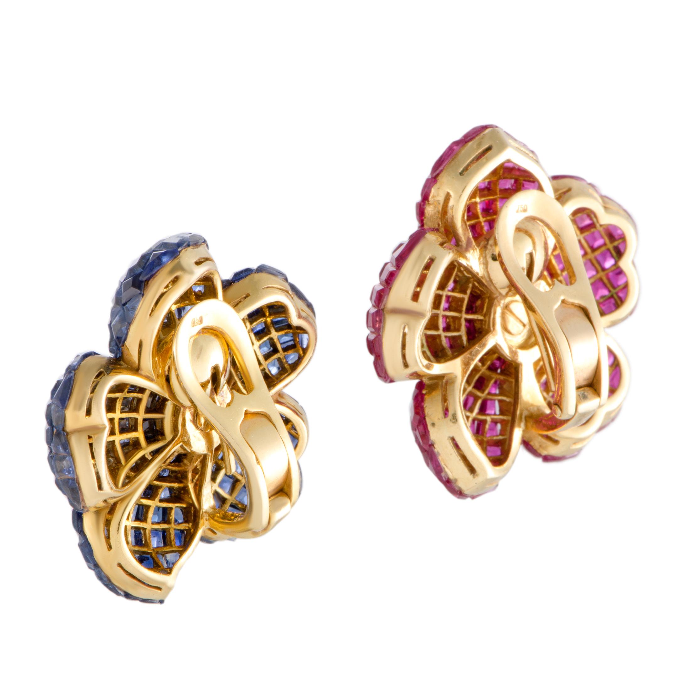 Add a compellingly vivacious touch to your ensembles with these lovely earrings that draw inspiration from the ever-alluring beauty of flowers. The earrings are exquisitely made of luxurious 18K yellow gold and the pair is splendidly decorated with