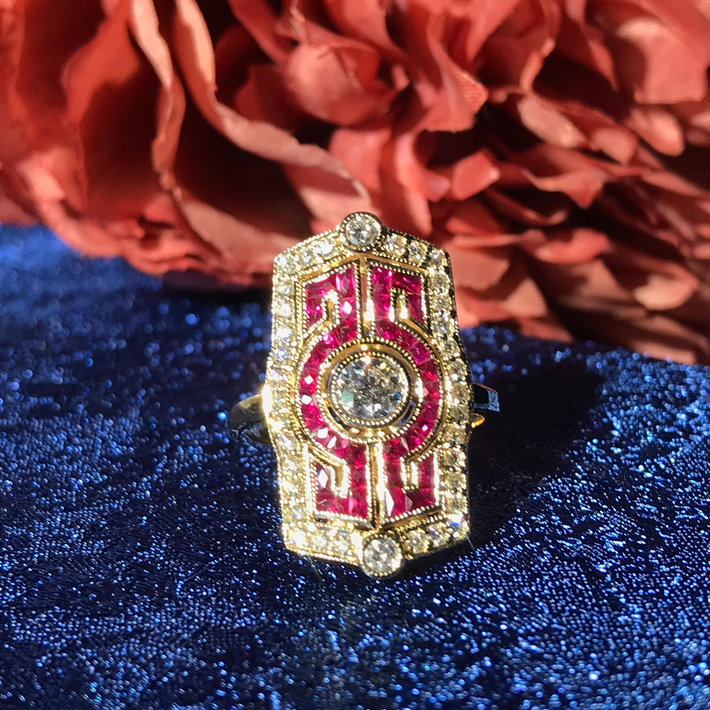 Bague de style Art Déco en or jaune 18 carats avec diamant et rubis Neuf - En vente à Bangkok, TH
