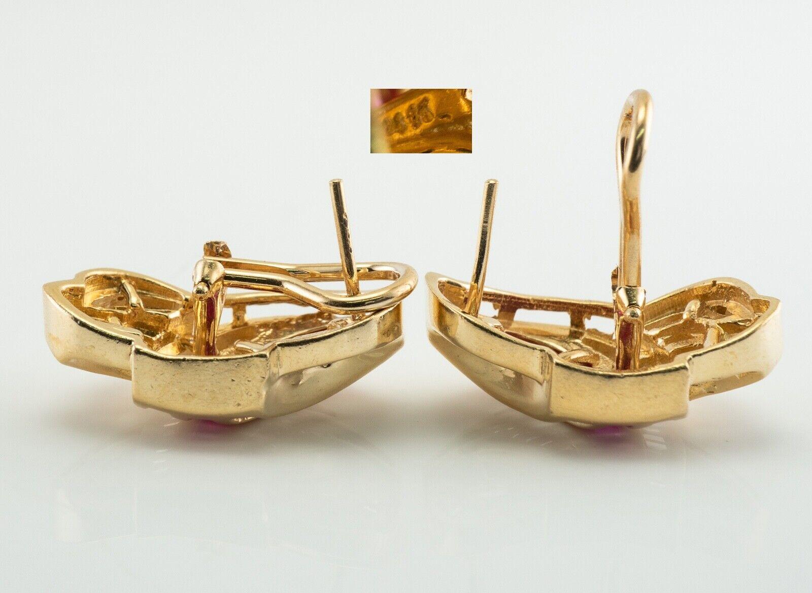 Boucles d'oreilles à dos Omega en or 14 carats avec diamants et rubis Pour femmes en vente