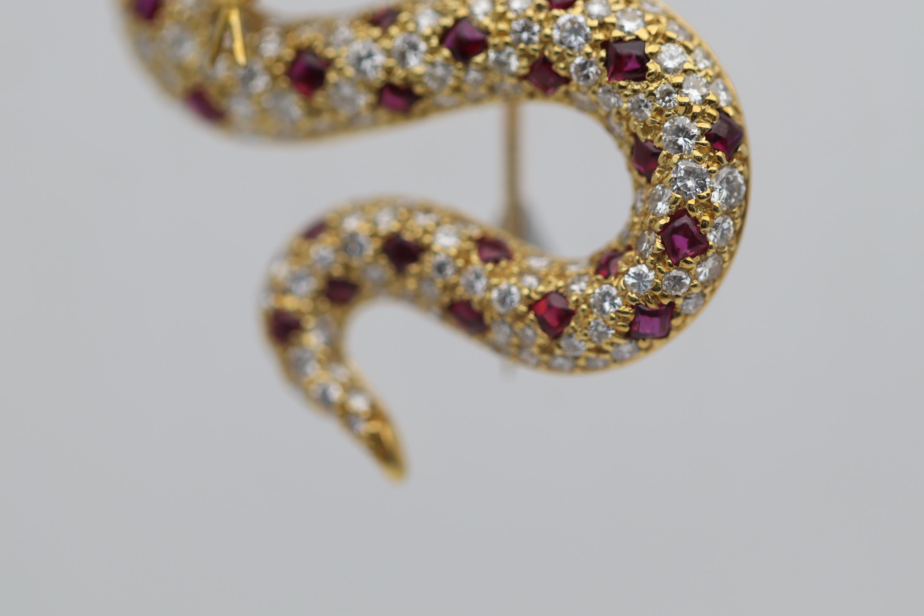 Round Cut Diamond Ruby Emerald Gold Coiled Snake Brooch For Sale