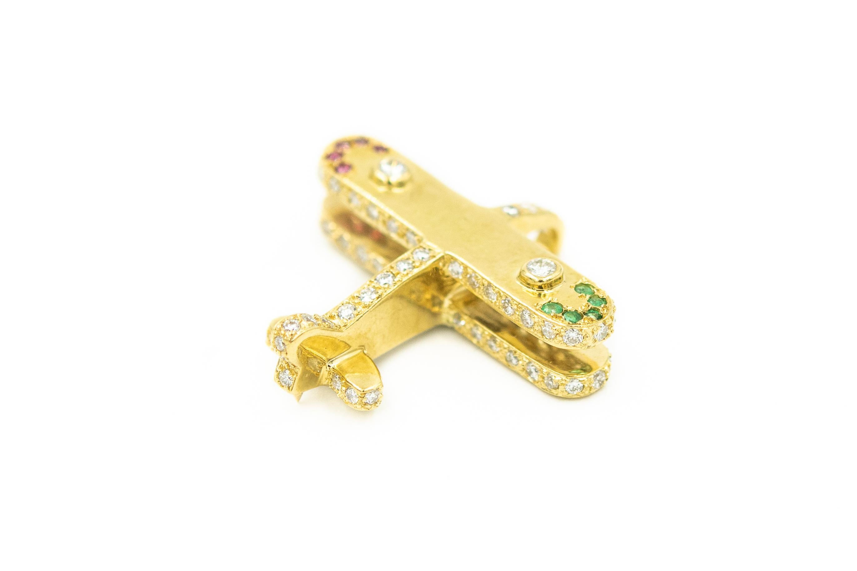 Diamond Ruby Emerald Jeweled Airplane Plane Yellow Gold Necklace Pendant Charm In Good Condition In Miami Beach, FL