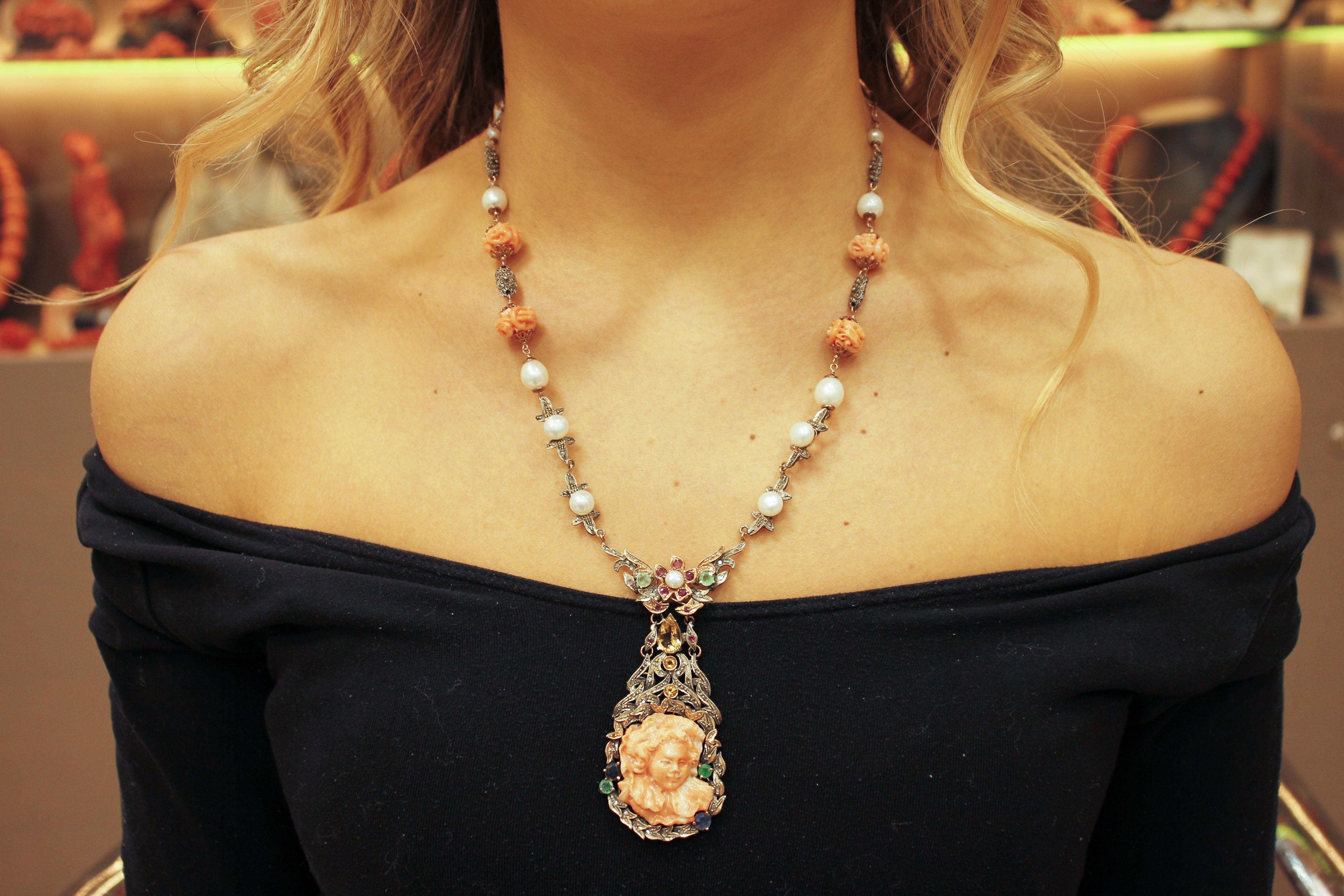 Diamants, rubis, émeraudes, saphirs  Collier Retrò en corail, perles et or/argent Bon état - En vente à Marcianise, Marcianise (CE)