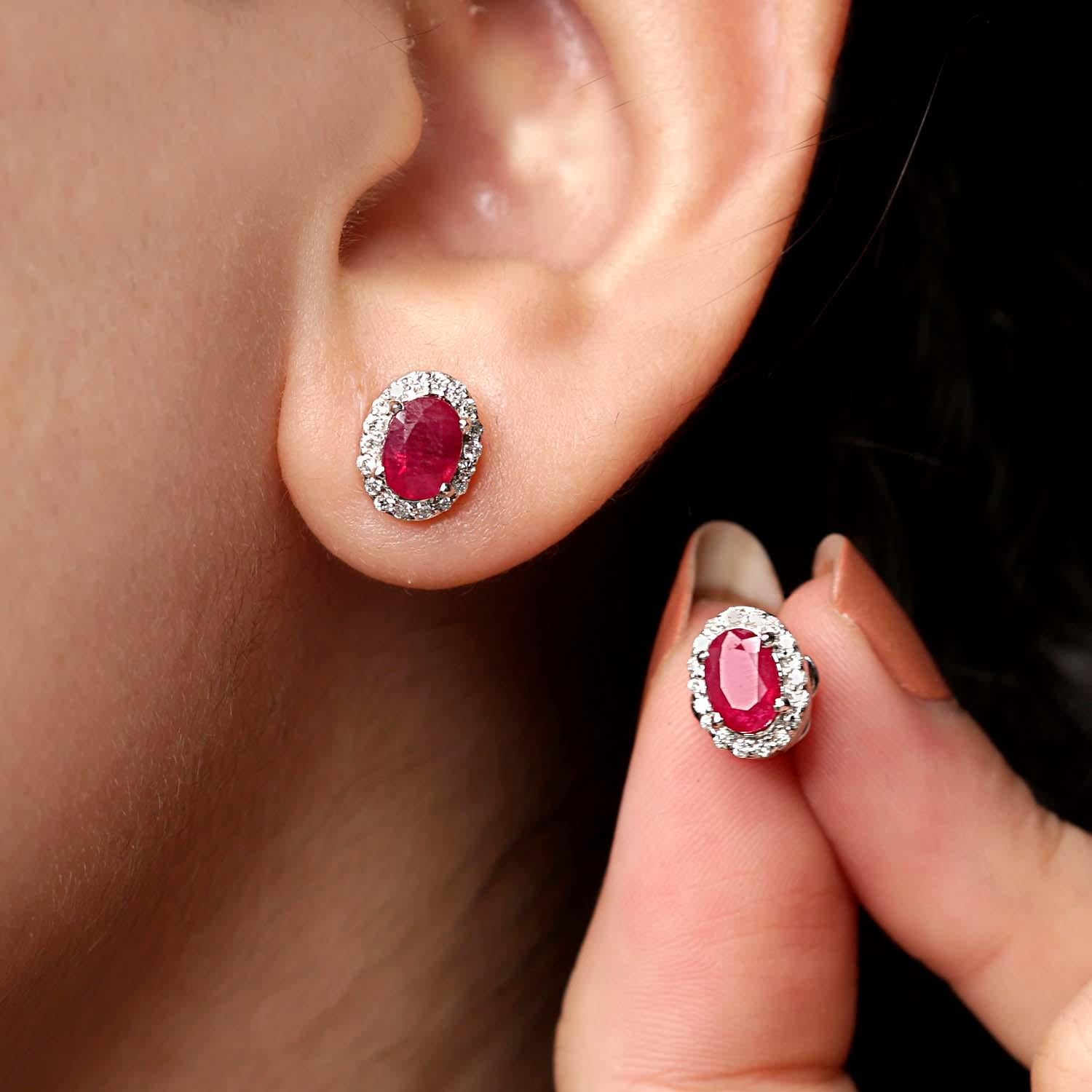 18k gold 0.23cts Diamond & 1.65cts Ruby Earring In New Condition For Sale In jaipur, IN