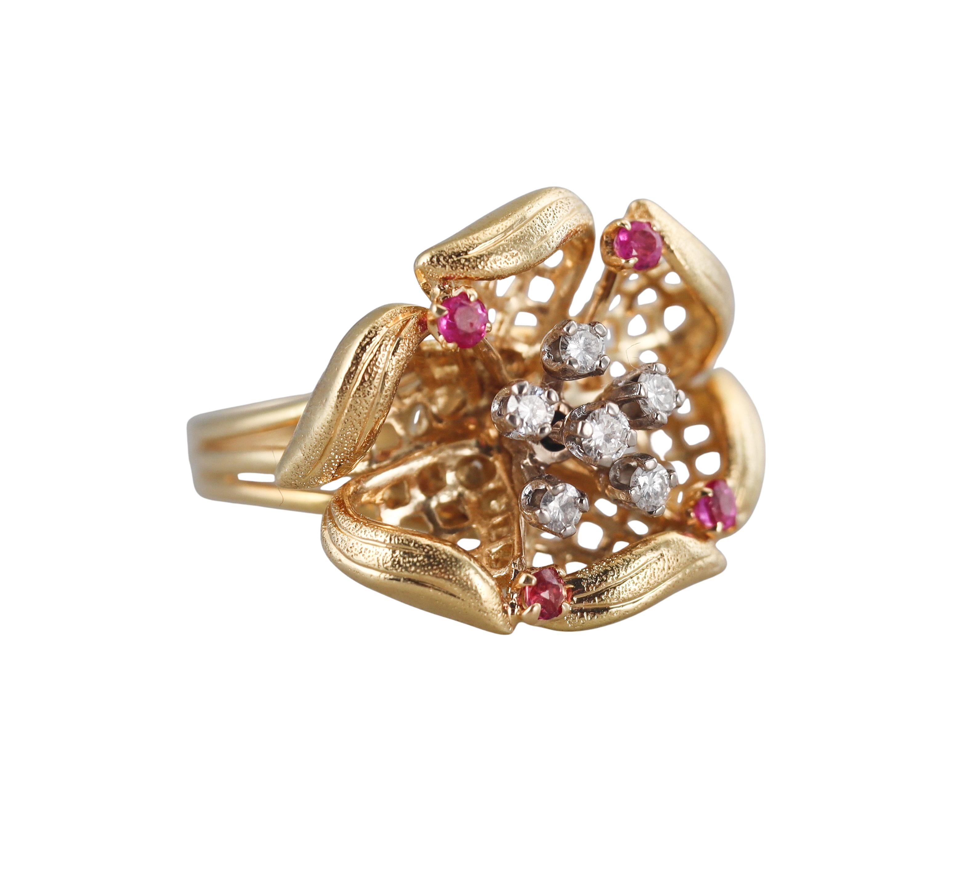 Diamant-Rubin-Gold-Blumenring (Rundschliff) im Angebot