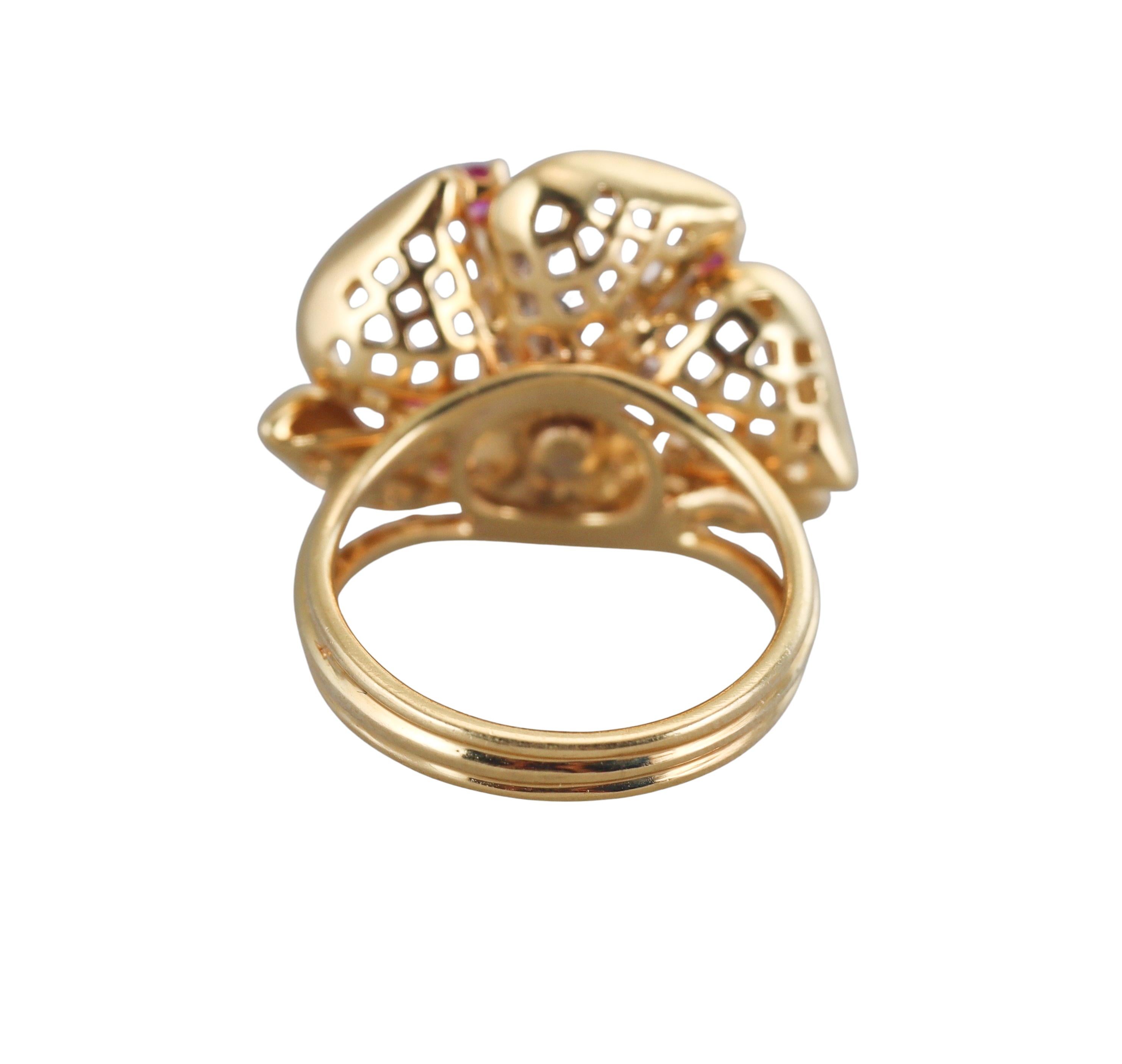 Diamant-Rubin-Gold-Blumenring im Zustand „Hervorragend“ im Angebot in New York, NY