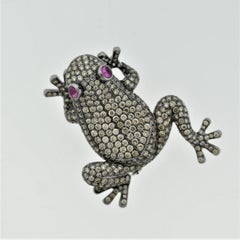 Broche grenouille en or, diamant et rubis