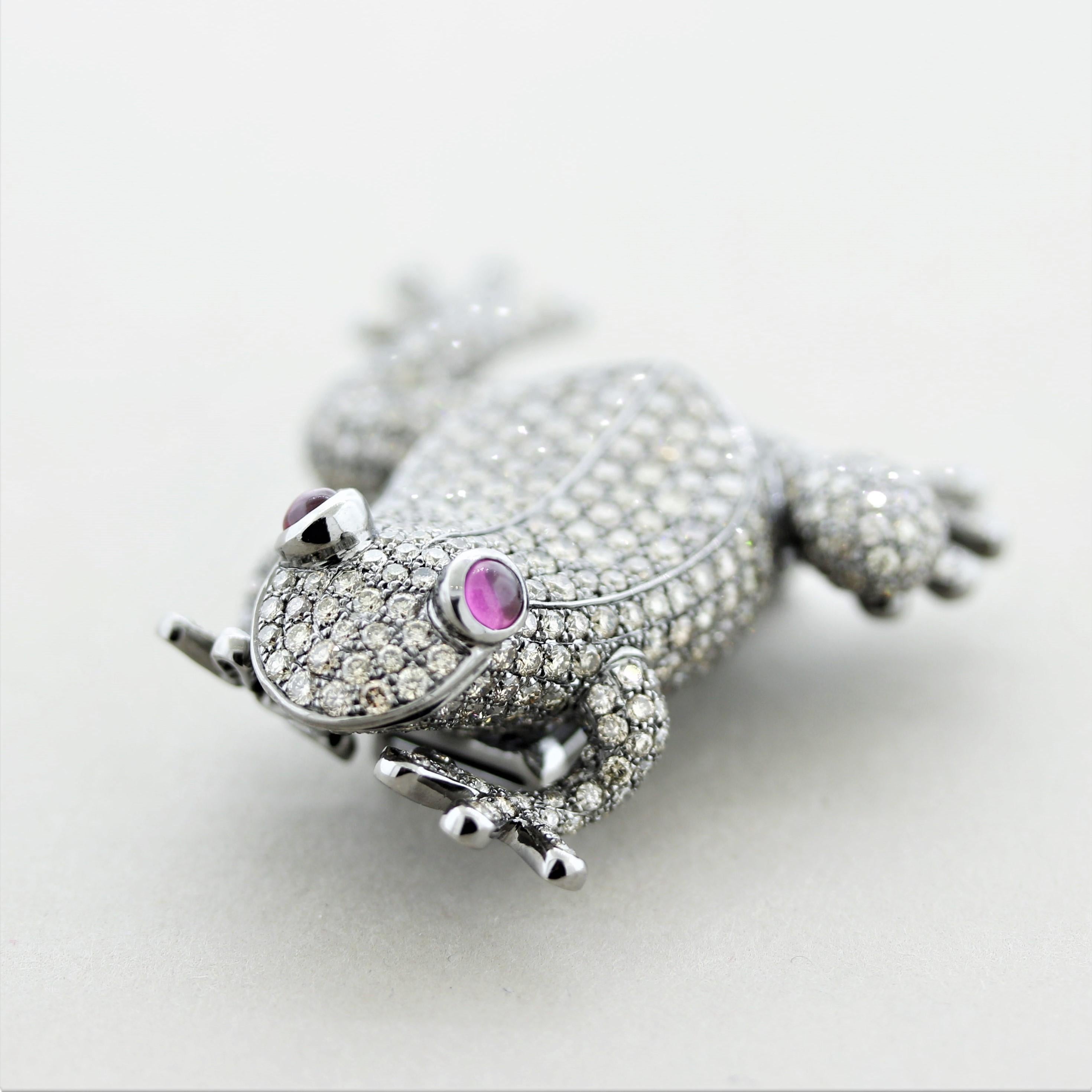 Diamond Ruby Gold Frog Brooch In New Condition For Sale In Beverly Hills, CA