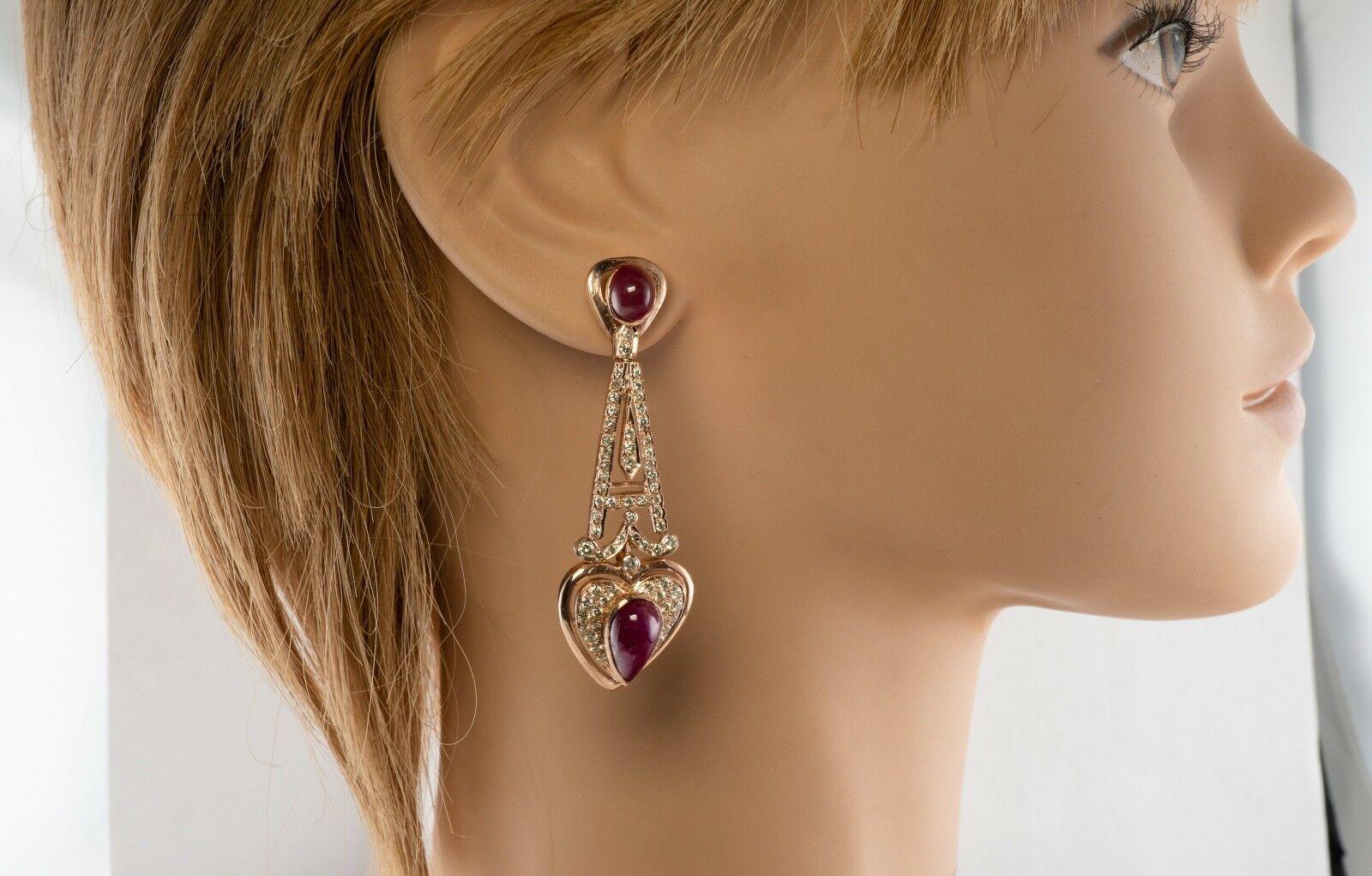 Cabochon Orecchini a cuore con diamante e rubino in oro rosa 18 carati con pendente in vendita