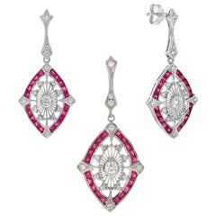 Boucles d'oreilles pendantes en or blanc 14K avec diamant, rubis et forme marquise