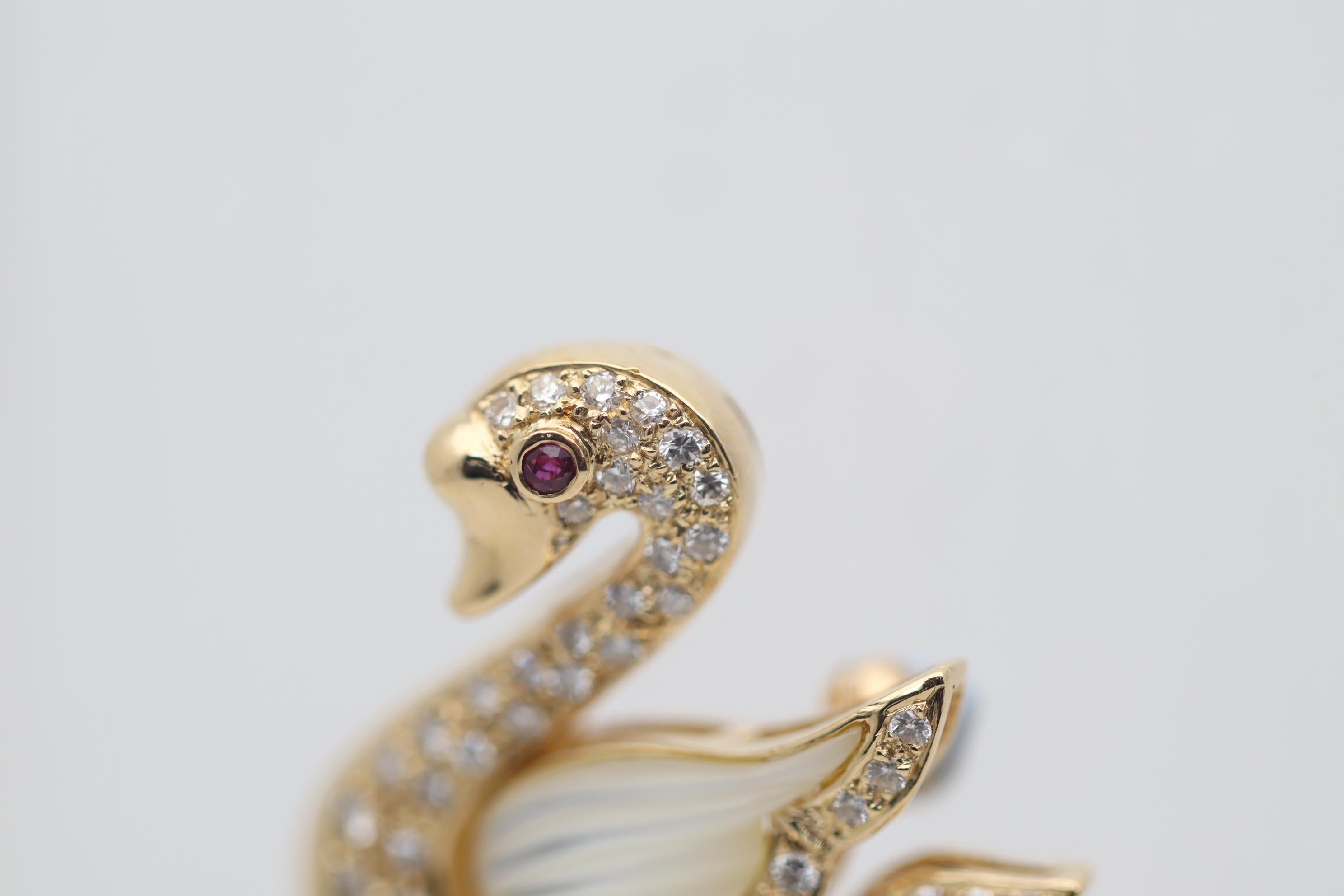 swan pin