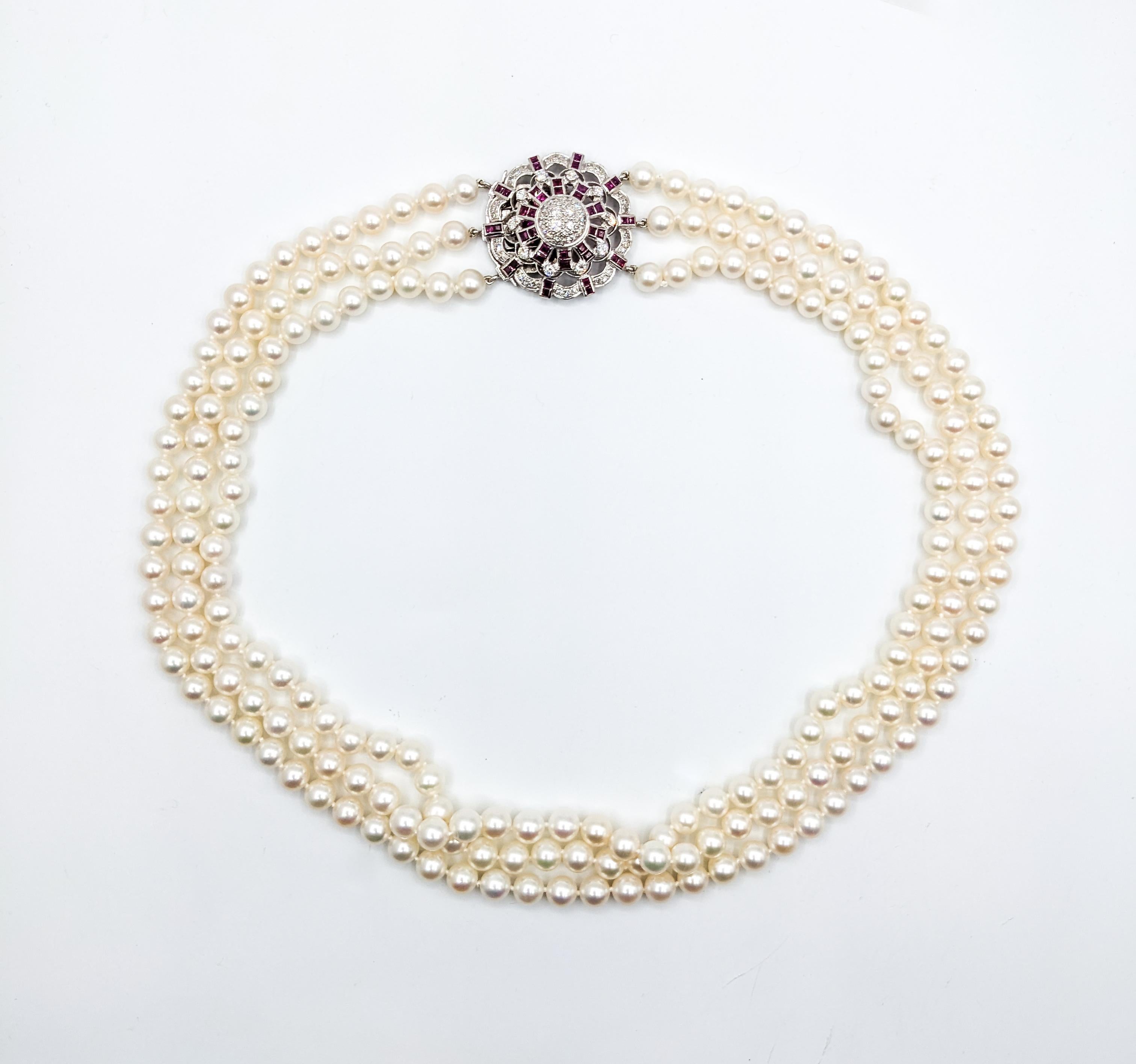 Mehrstrangige Akoya-Perlenkette mit Diamanten und Rubinen im Angebot 5