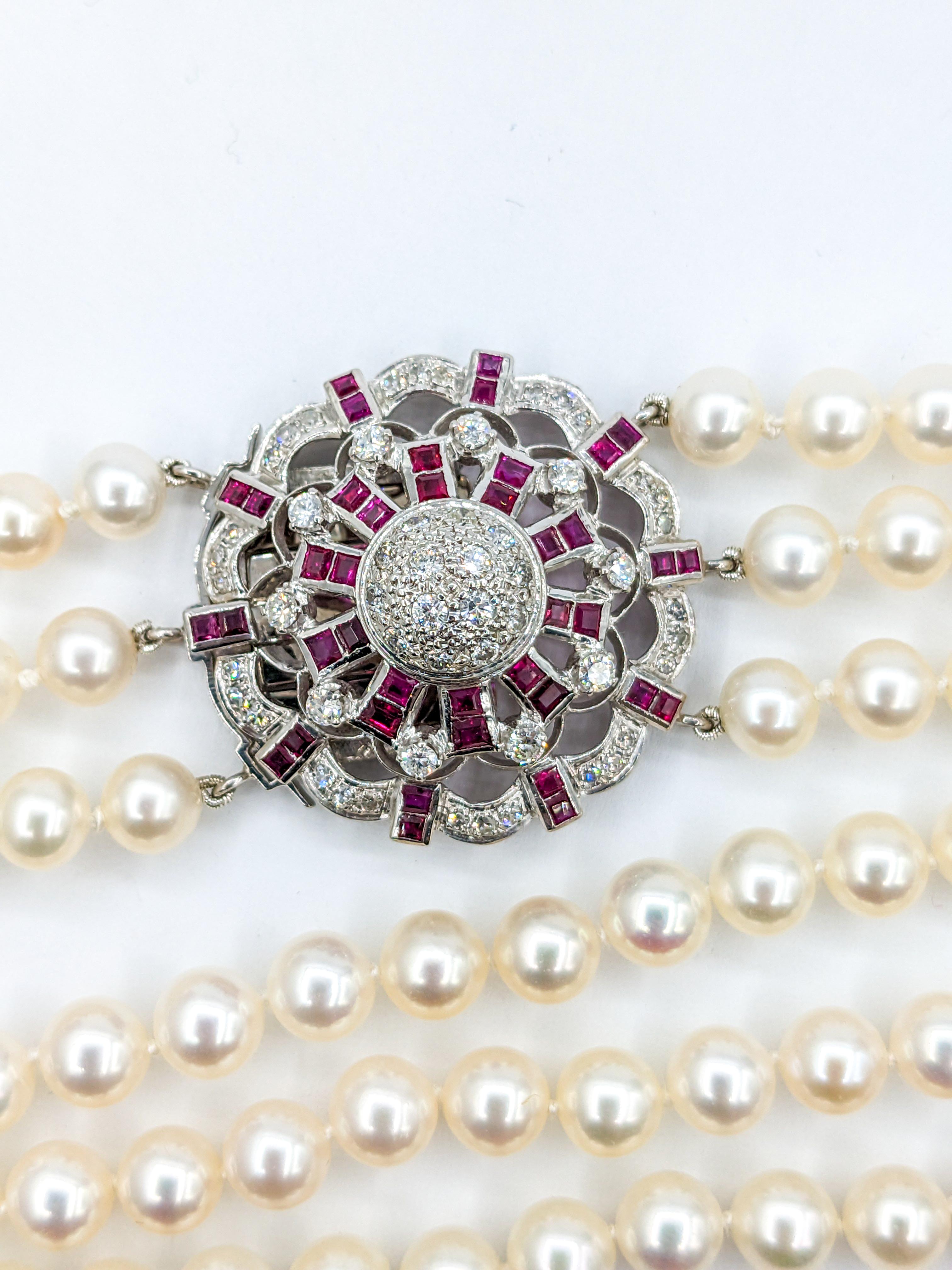 Mehrstrangige Akoya-Perlenkette mit Diamanten und Rubinen im Angebot 1