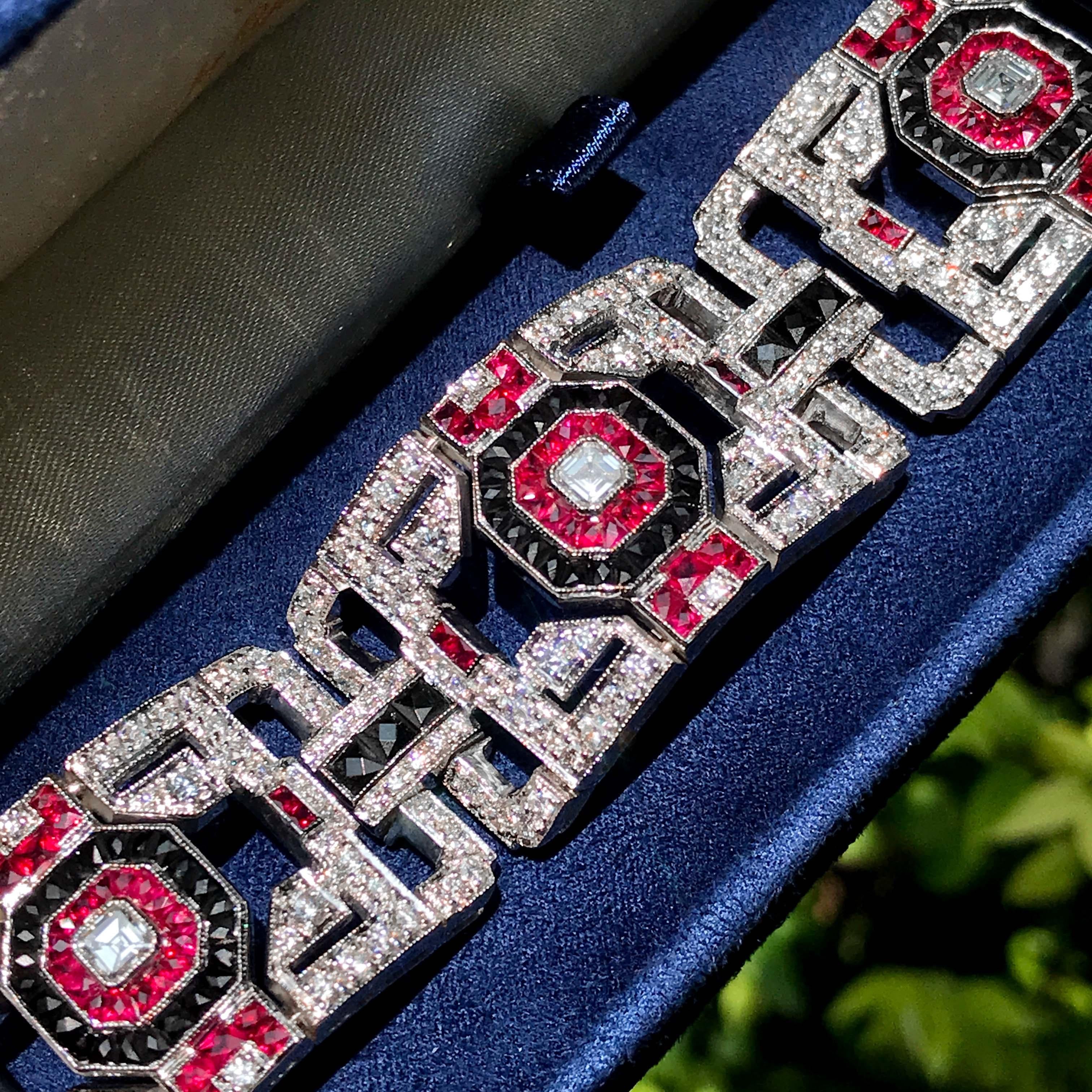 Dieses Eleg-Armband kehrt ins 