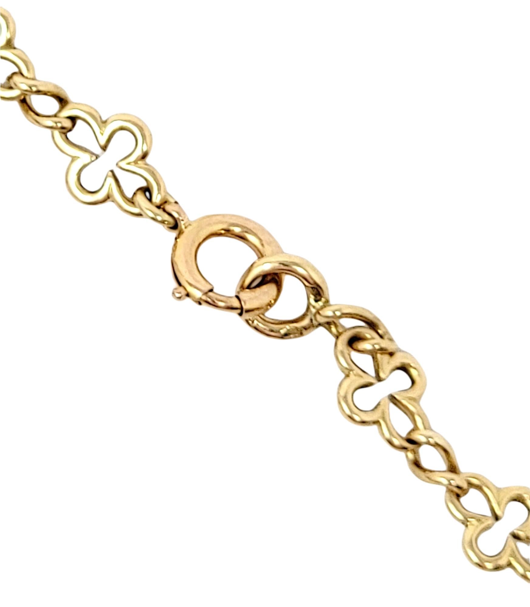 Pendentif / Broche en diamant, rubis, saphir et perle avec chaîne à maillons en or 18 carats en vente 6