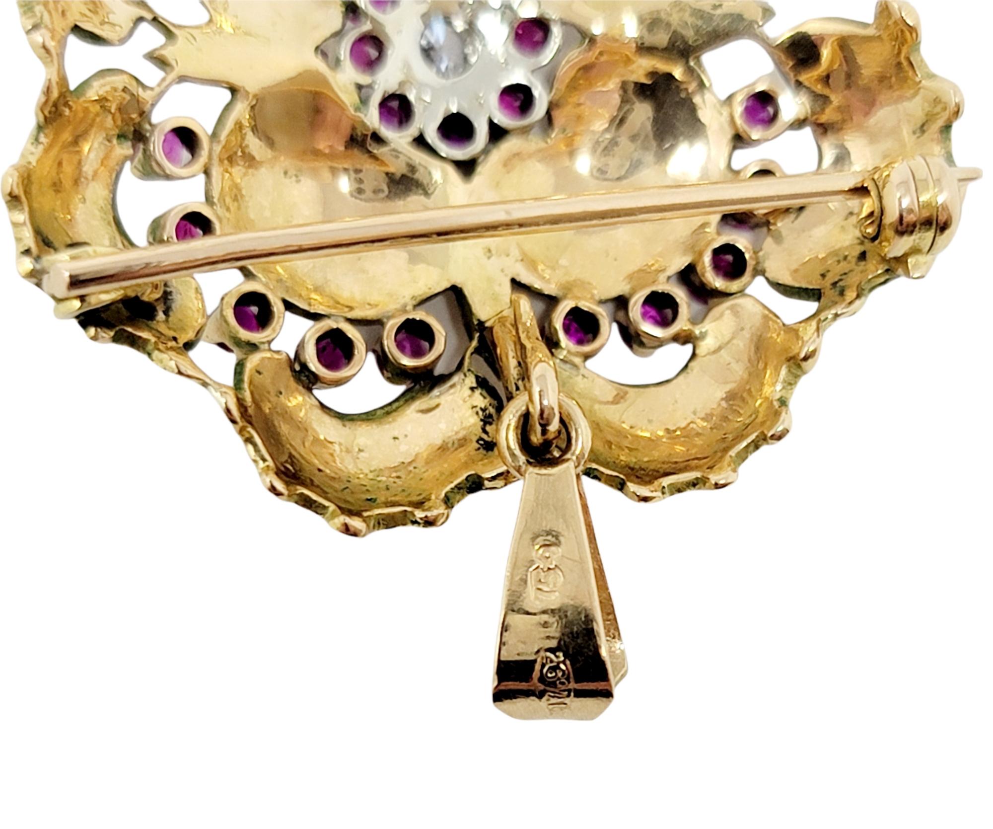 Pendentif / Broche en diamant, rubis, saphir et perle avec chaîne à maillons en or 18 carats en vente 8