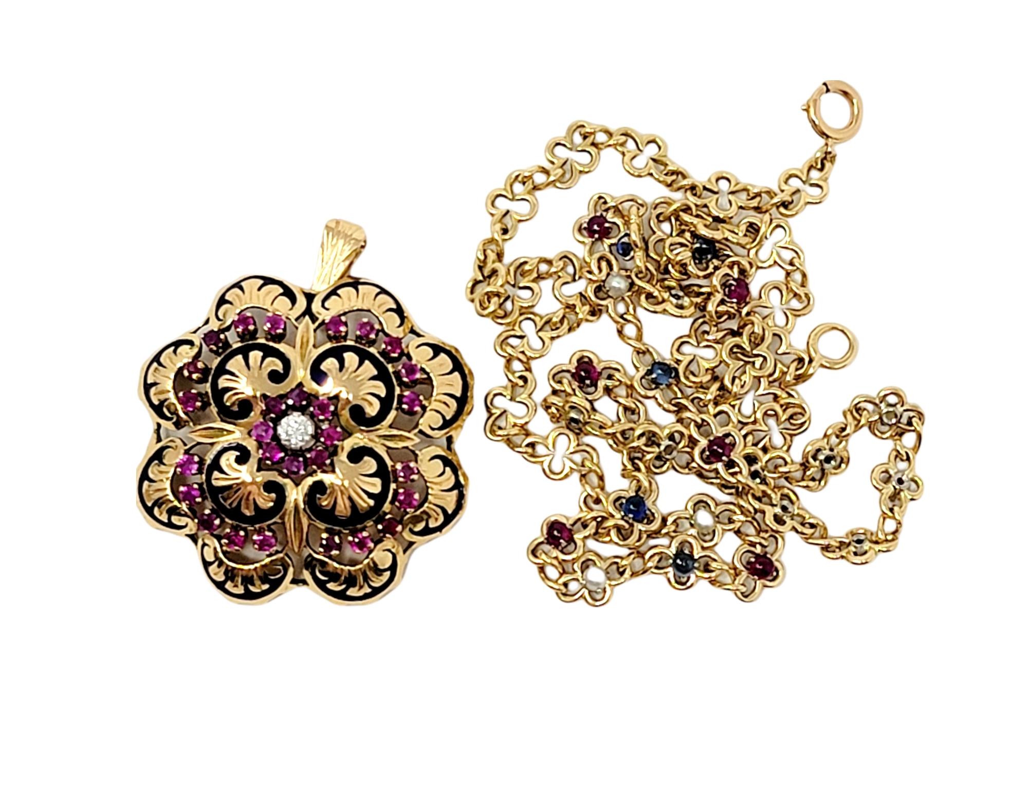 Pendentif / Broche en diamant, rubis, saphir et perle avec chaîne à maillons en or 18 carats en vente 1