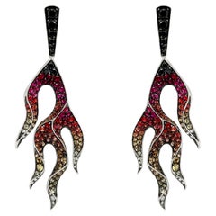 Boucles d'oreilles flamme en or blanc 18 carats, diamant, rubis et saphir 