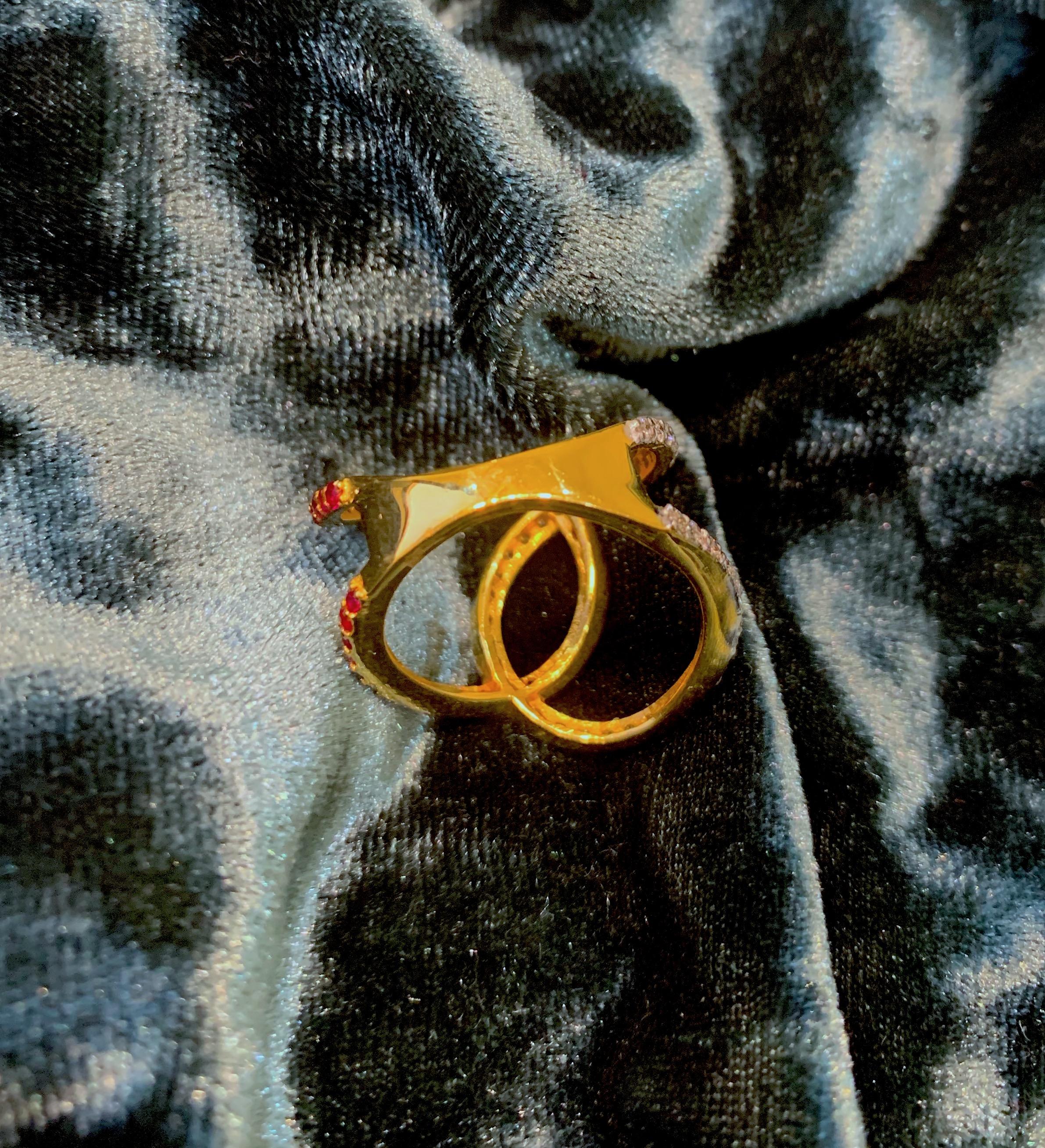 Diamond and Ruby Twisted Statement Ring in 14 Karat Yellow Gold In New Condition For Sale In Fort Collins, CO