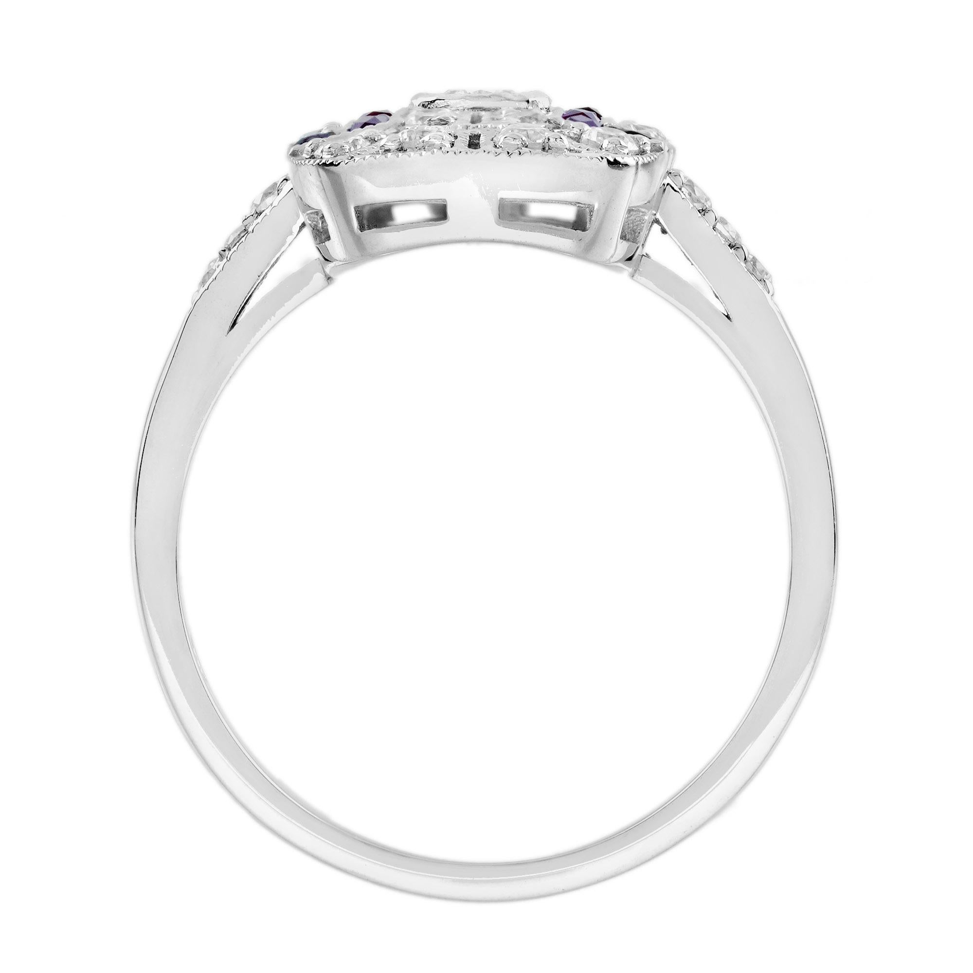 Anello in oro bianco traforato con diamanti e rubini d'ispirazione edoardiana In condizioni Nuovo in vendita a Oakton, VA