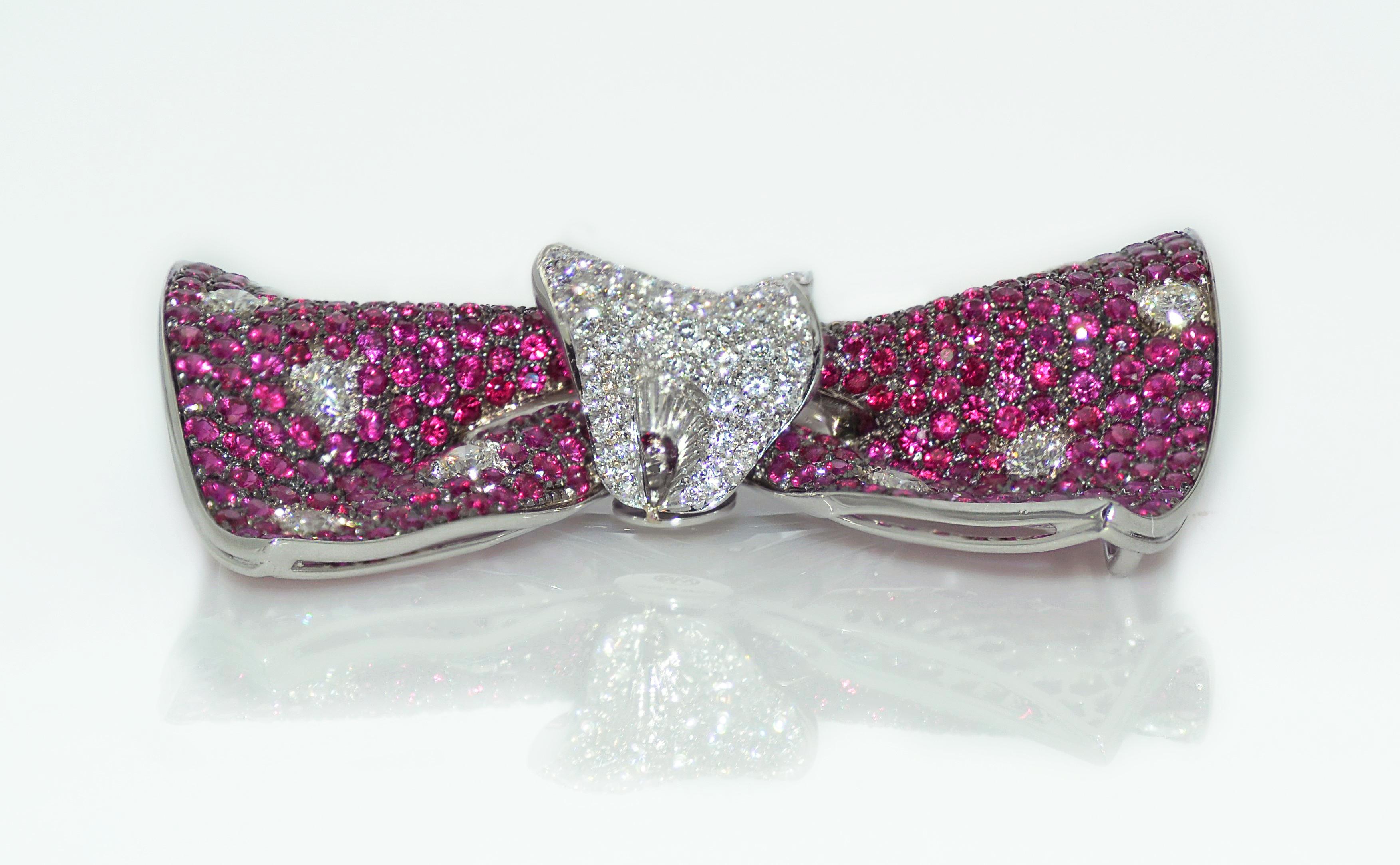 Diamant Rubis Or Blanc Broche Papillon Bow Chocker fait à la main en Italie en vente 1