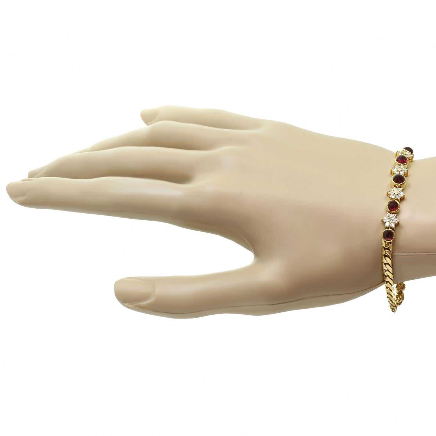 Diamond Ruby 18k Yellow Gold Flower Bracelet In Excellent Condition For Sale In New York, NY