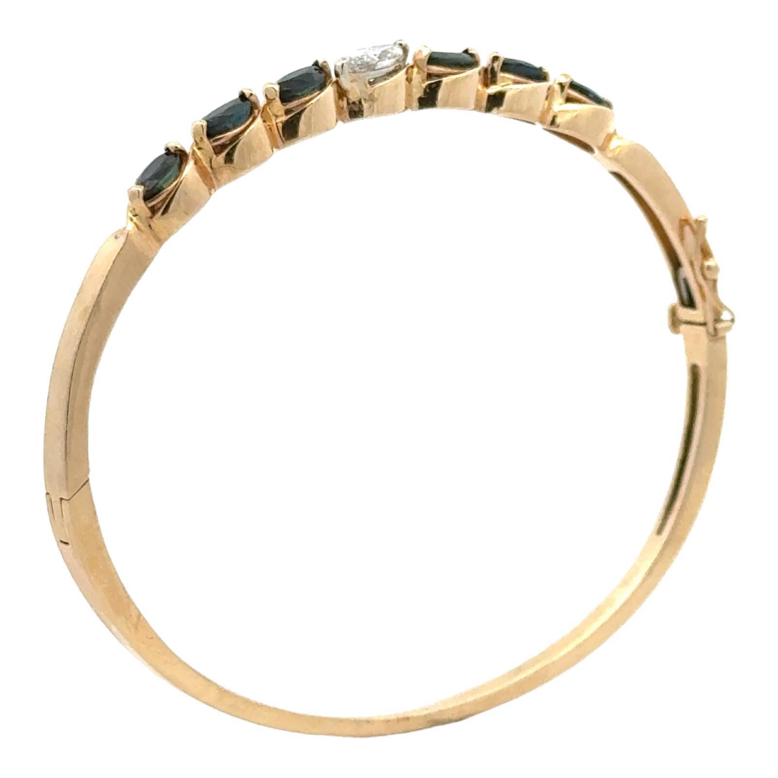 Diamond Sapphire 14 Karat Yellow Gold Hinged Bangle Modern Bracelet In Excellent Condition For Sale In Boca Raton, FL