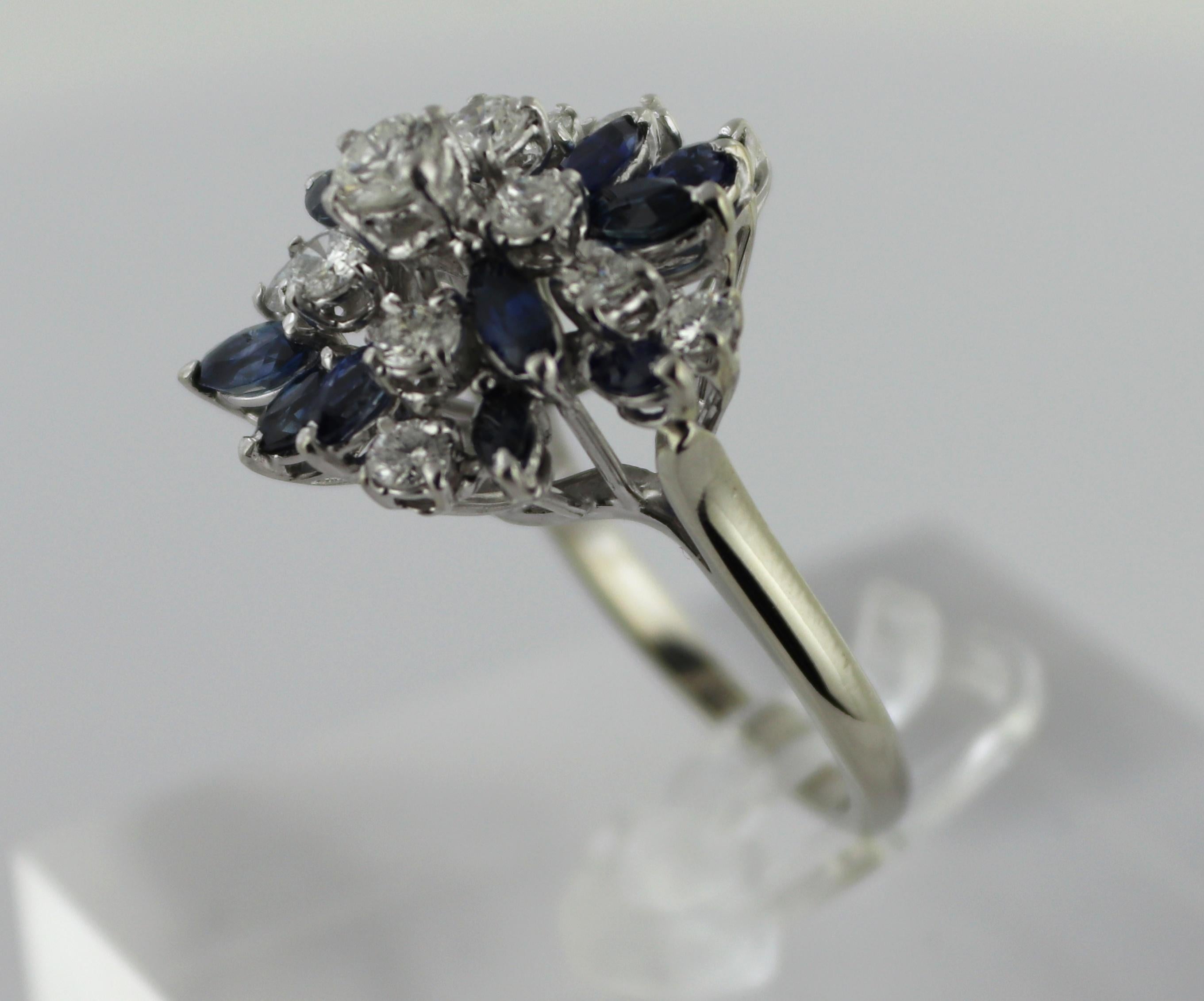 Diamant-, Saphir-Cluster-Ring aus 14 Karat Weißgold im Angebot 13