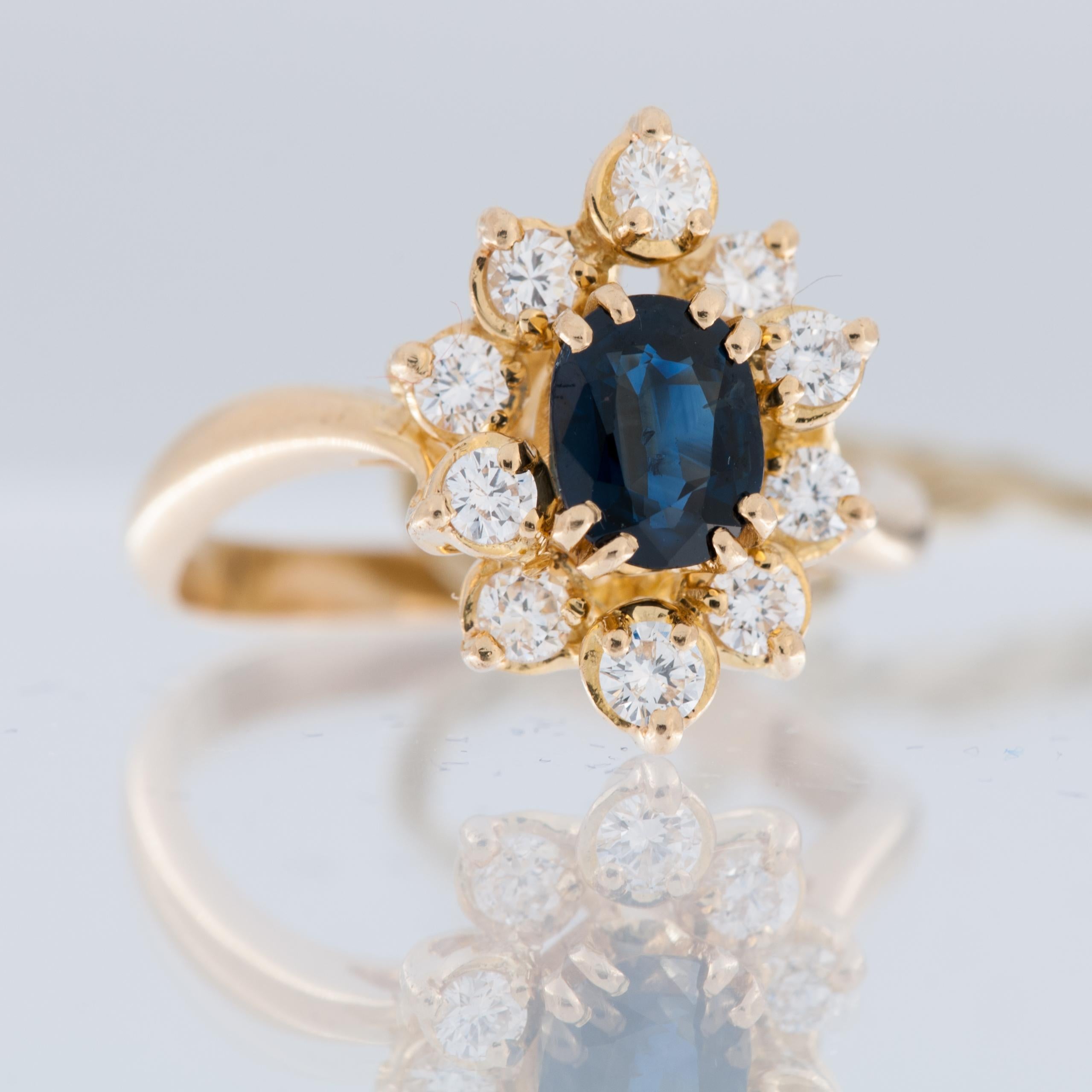 Modern French 18 karat Yellow Gold Ring with Diamonds and Sapphire For Sale