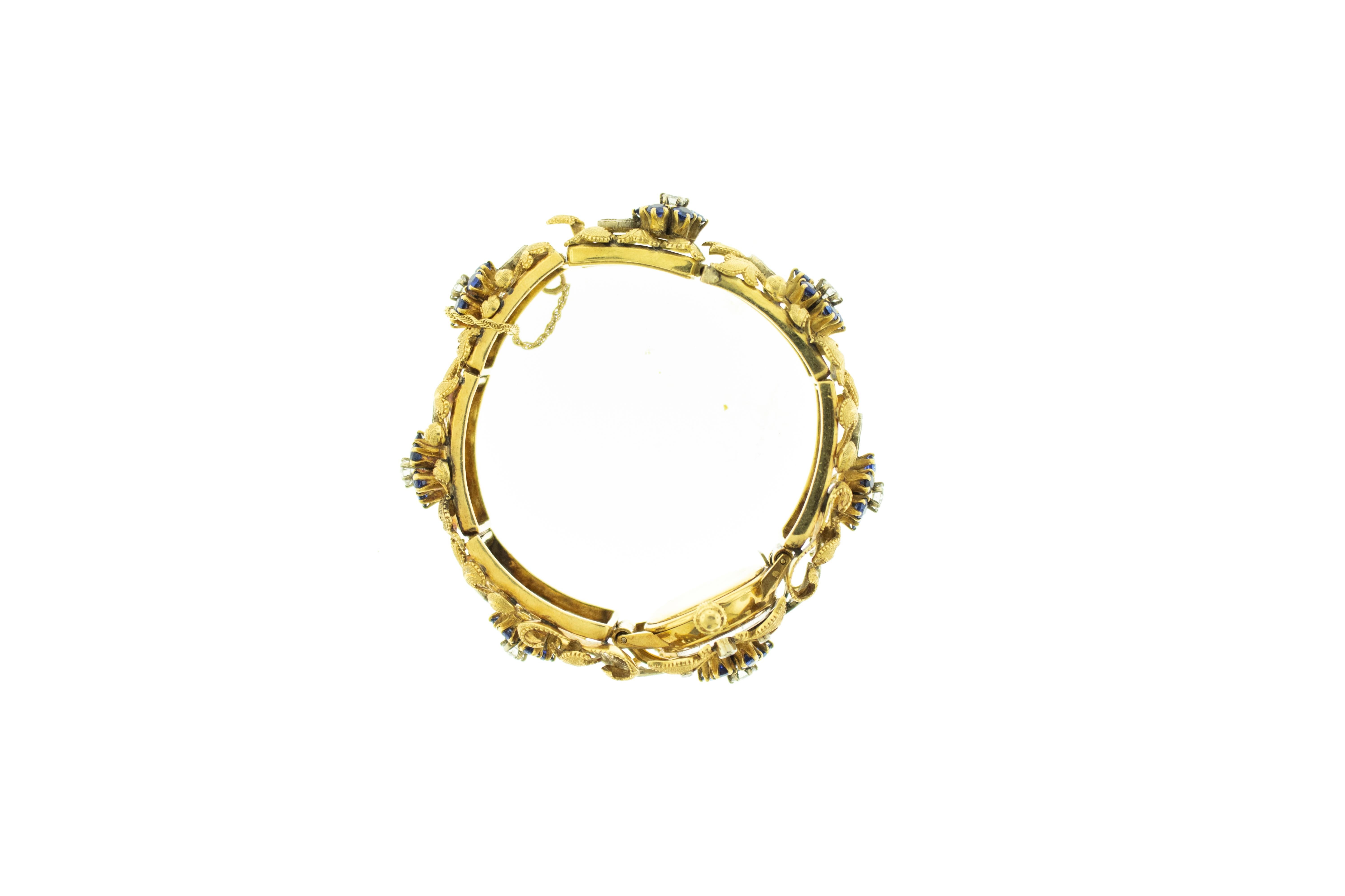 Einzigartiges Armband aus 18k Gold mit Diamanten und Saphiren, kombiniert mit einem 18k Gold Movado Uhrenkopf. Schönes Stück ist eine einzigartige handwerkliche Ehe von Movado Uhr und wunderschönen 18k gebürstetem Gold Armband in der Florentine