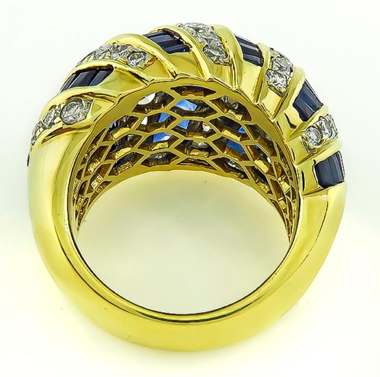Bague en or jaune 18 carats avec diamants et saphirs Bon état - En vente à New York, NY