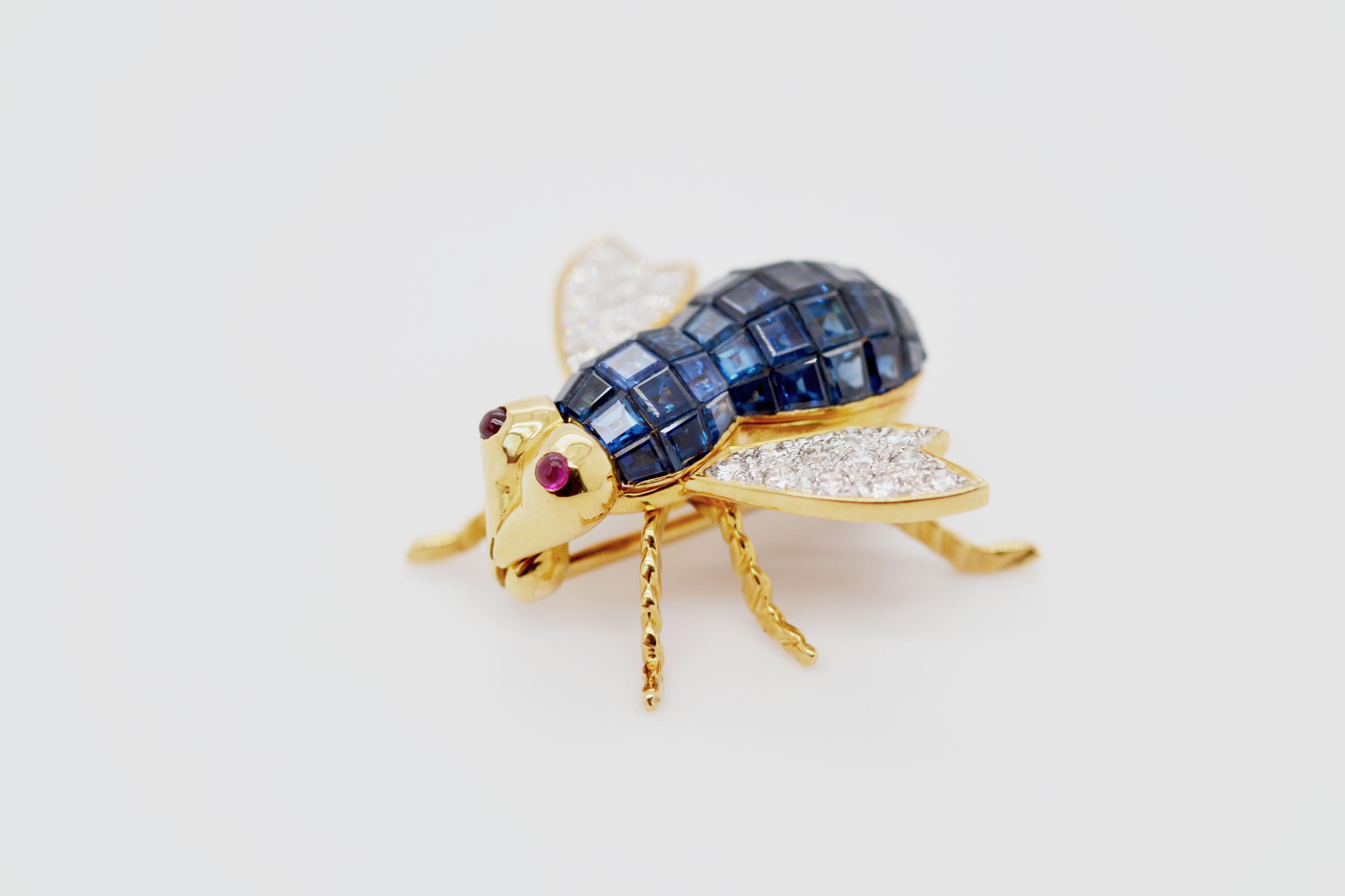 Square Cut Diamond, Sapphire and Ruby Insect Brooch in 18 Karat Yellow Gold For Sale