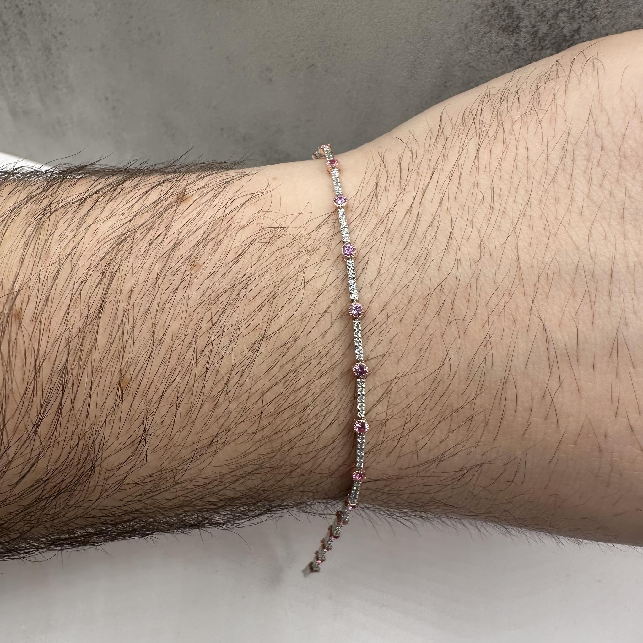 Bracelet diamant et saphir en or bicolore 18kt - diamant 0.70ctw, saphir 0.75ctw Neuf - En vente à West Hempstead, NY