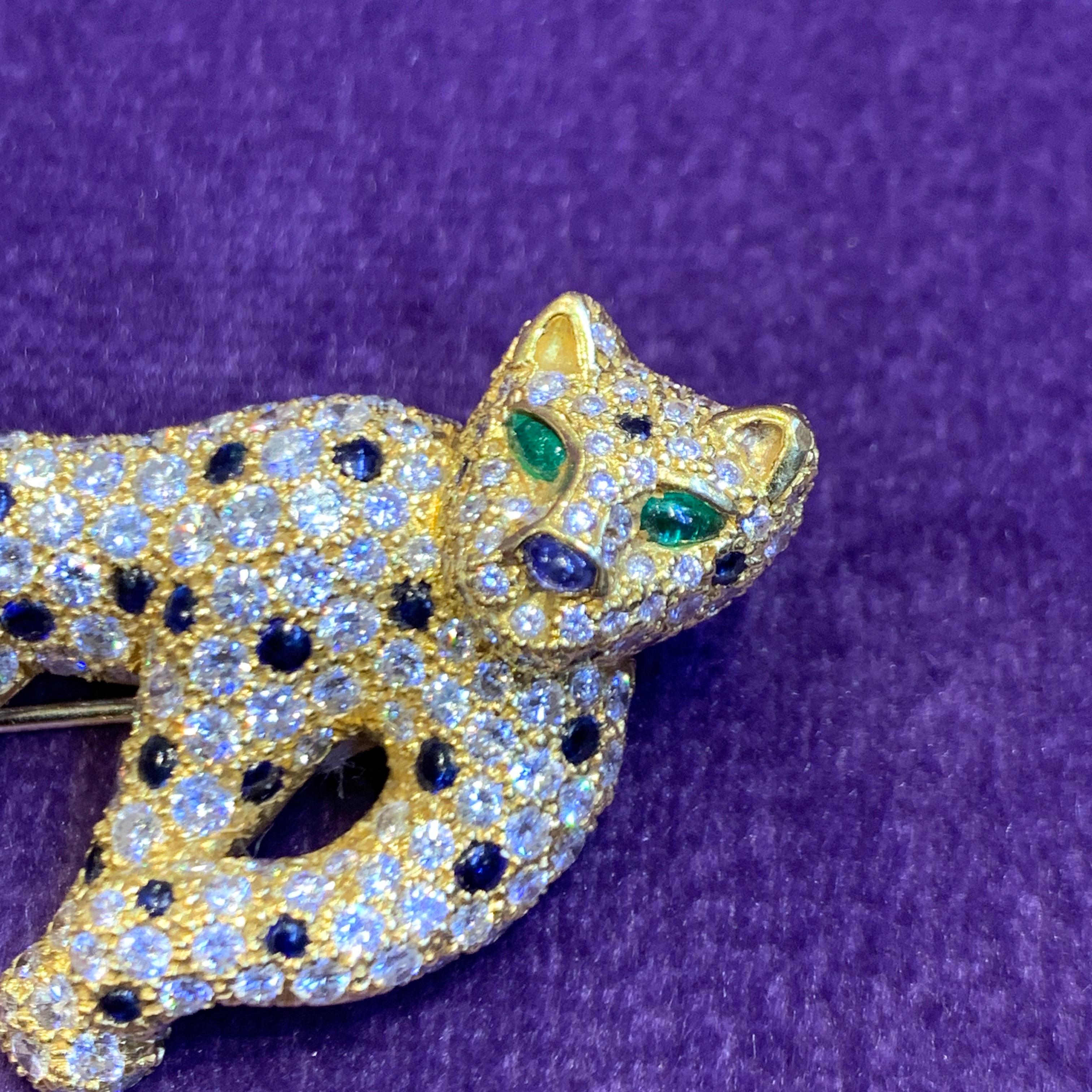 Women's Diamond & Sapphire Cat Brooch For Sale
