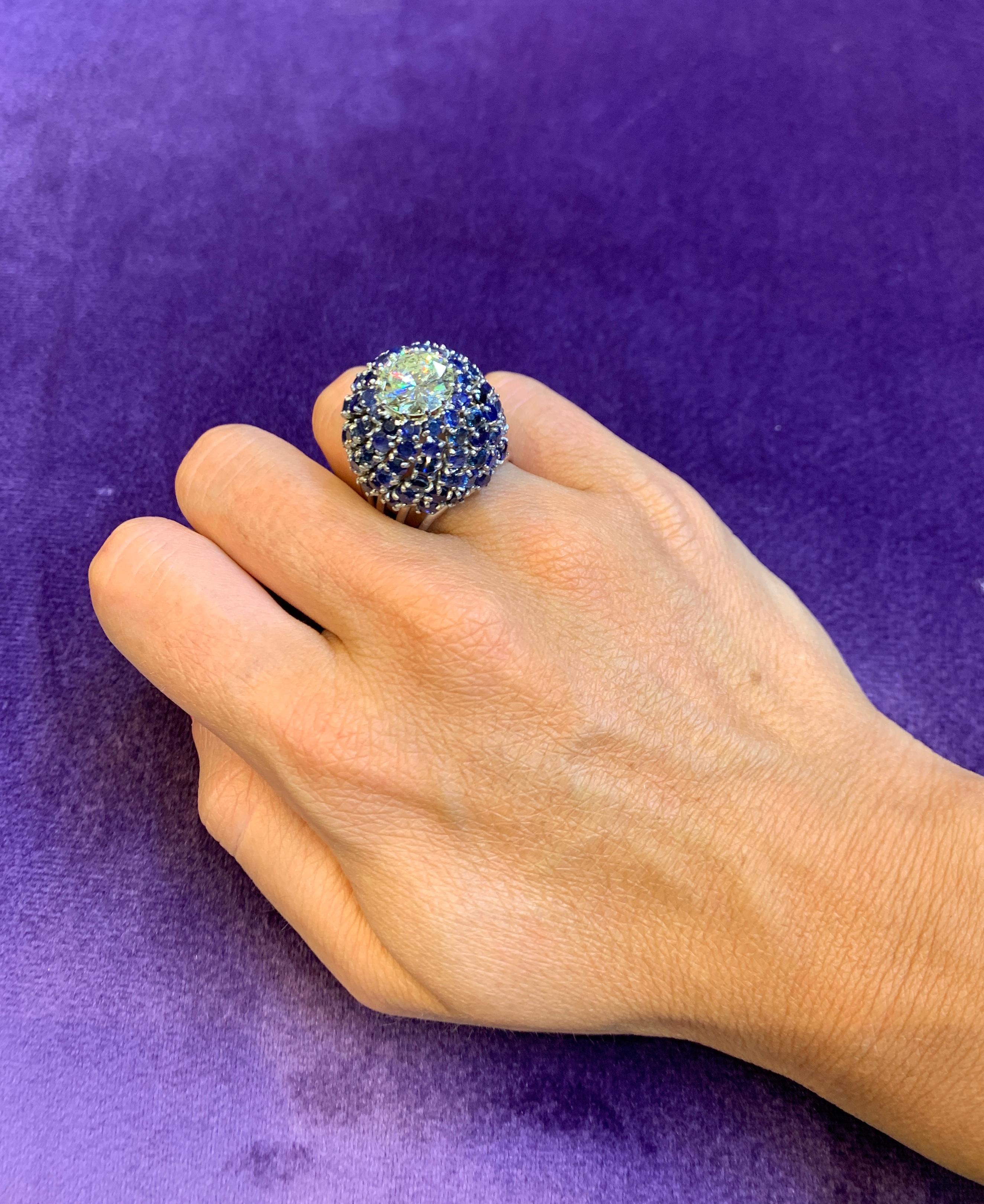 Round Cut Diamond & Sapphire Cocktail Ring For Sale