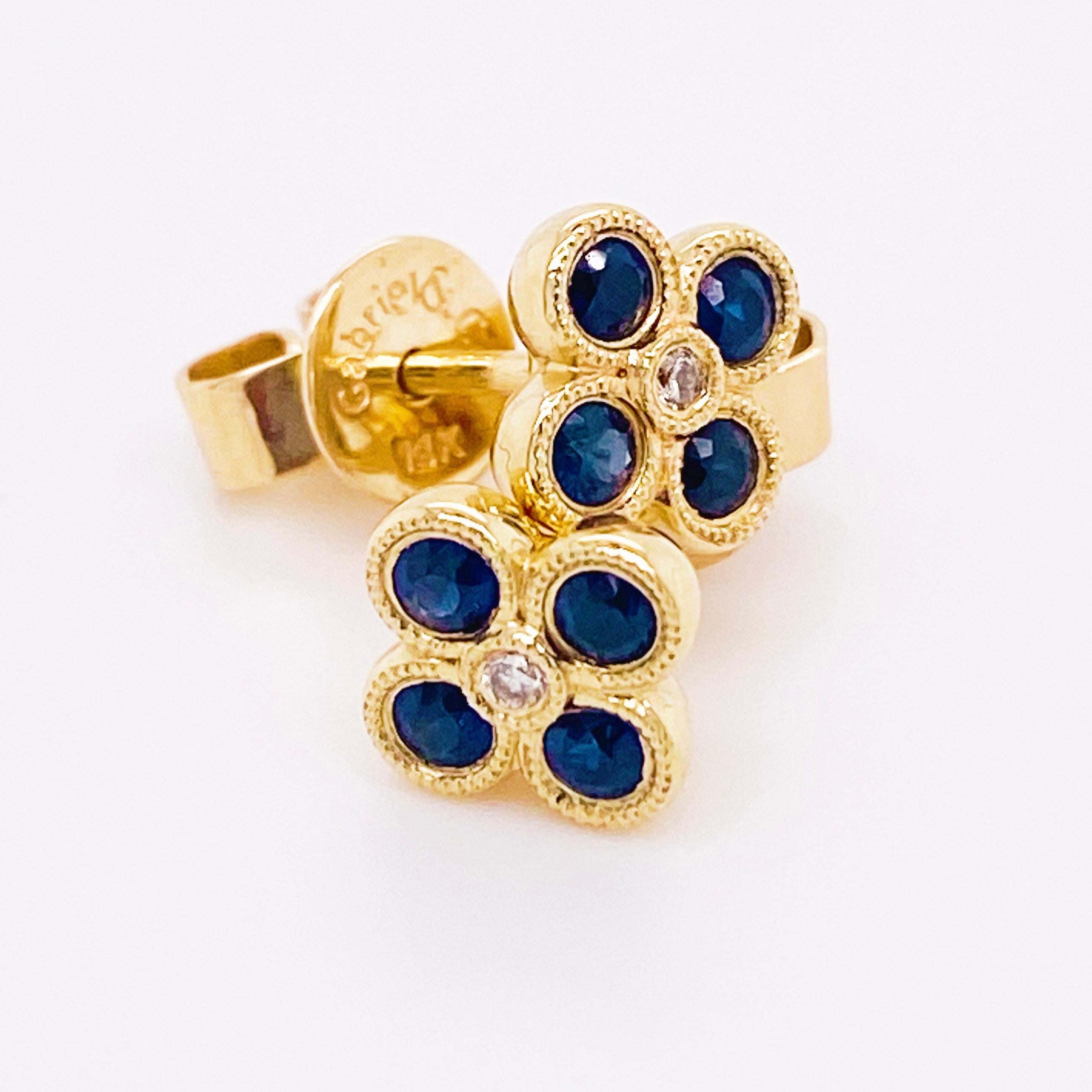 Modern Diamond Sapphire Earrings 14 Karat Yellow Gold Blue Flower Studs Ceylon Sapphire For Sale