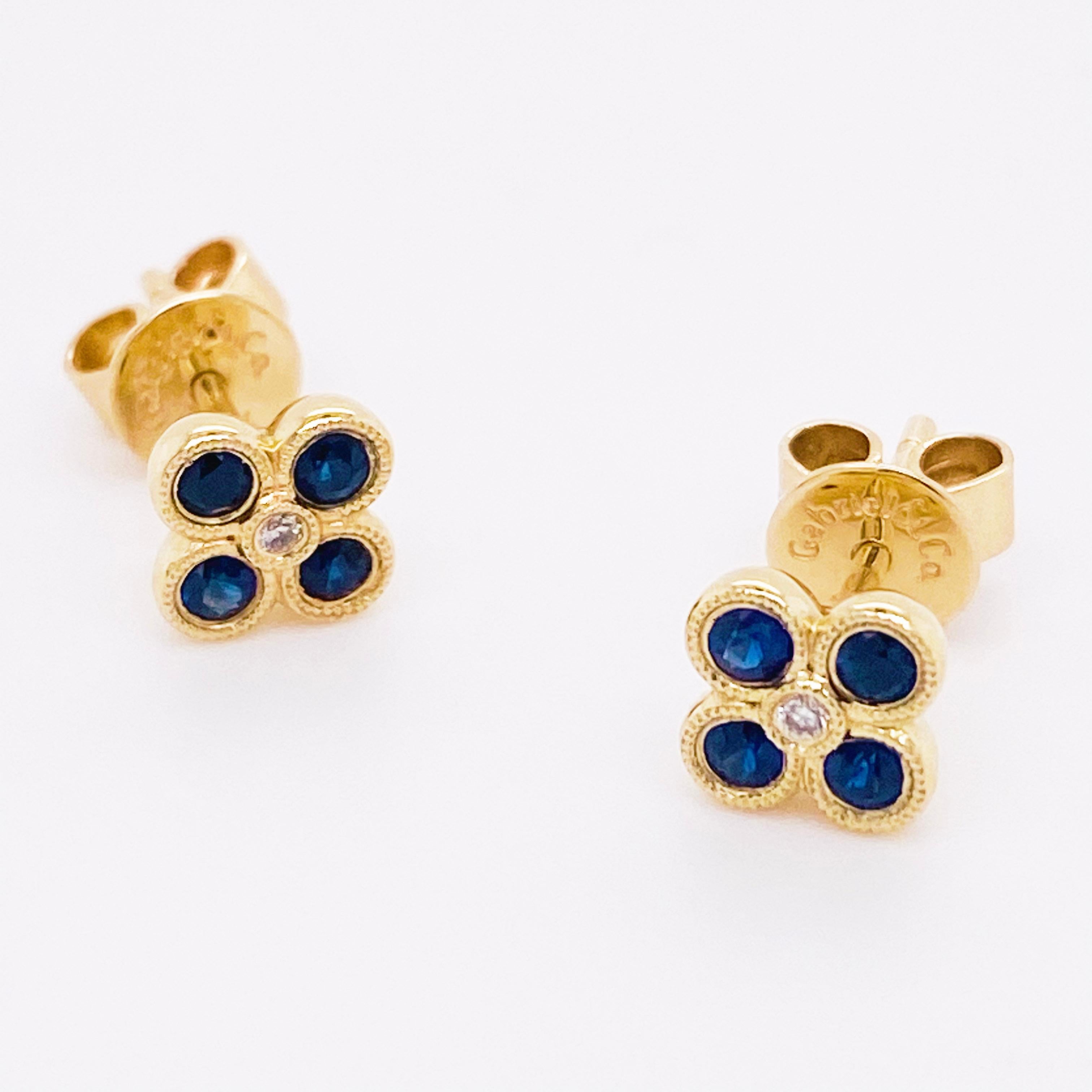 Diamond Sapphire Earrings 14 Karat Yellow Gold Blue Flower Studs Ceylon Sapphire In New Condition For Sale In Austin, TX