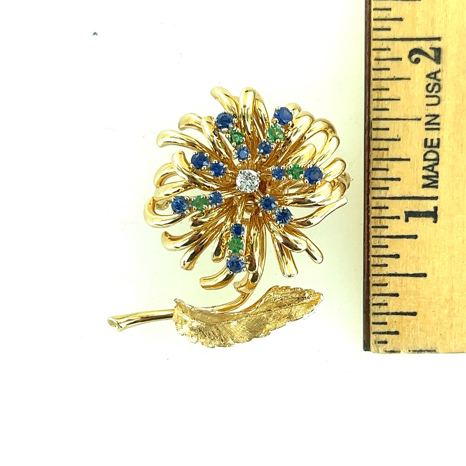 Diamond Sapphire Emerald 14 Karat Yellow Gold Flower Vintage Pin Brooch  In Excellent Condition For Sale In Boca Raton, FL