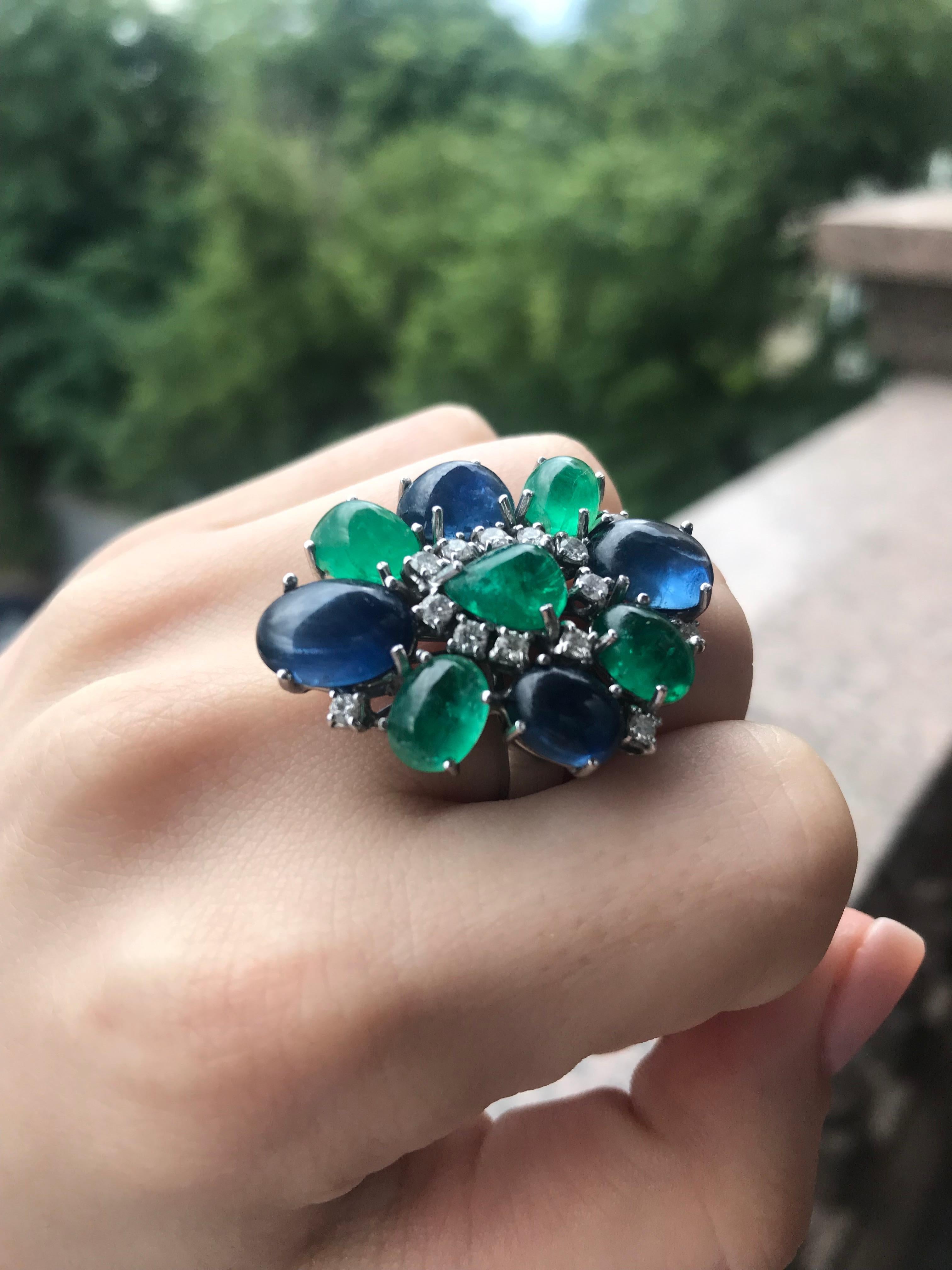 Round Cut Gianni Lazzaro Diamond Sapphire Emerald White Gold 18 Karat Ring for Her For Sale